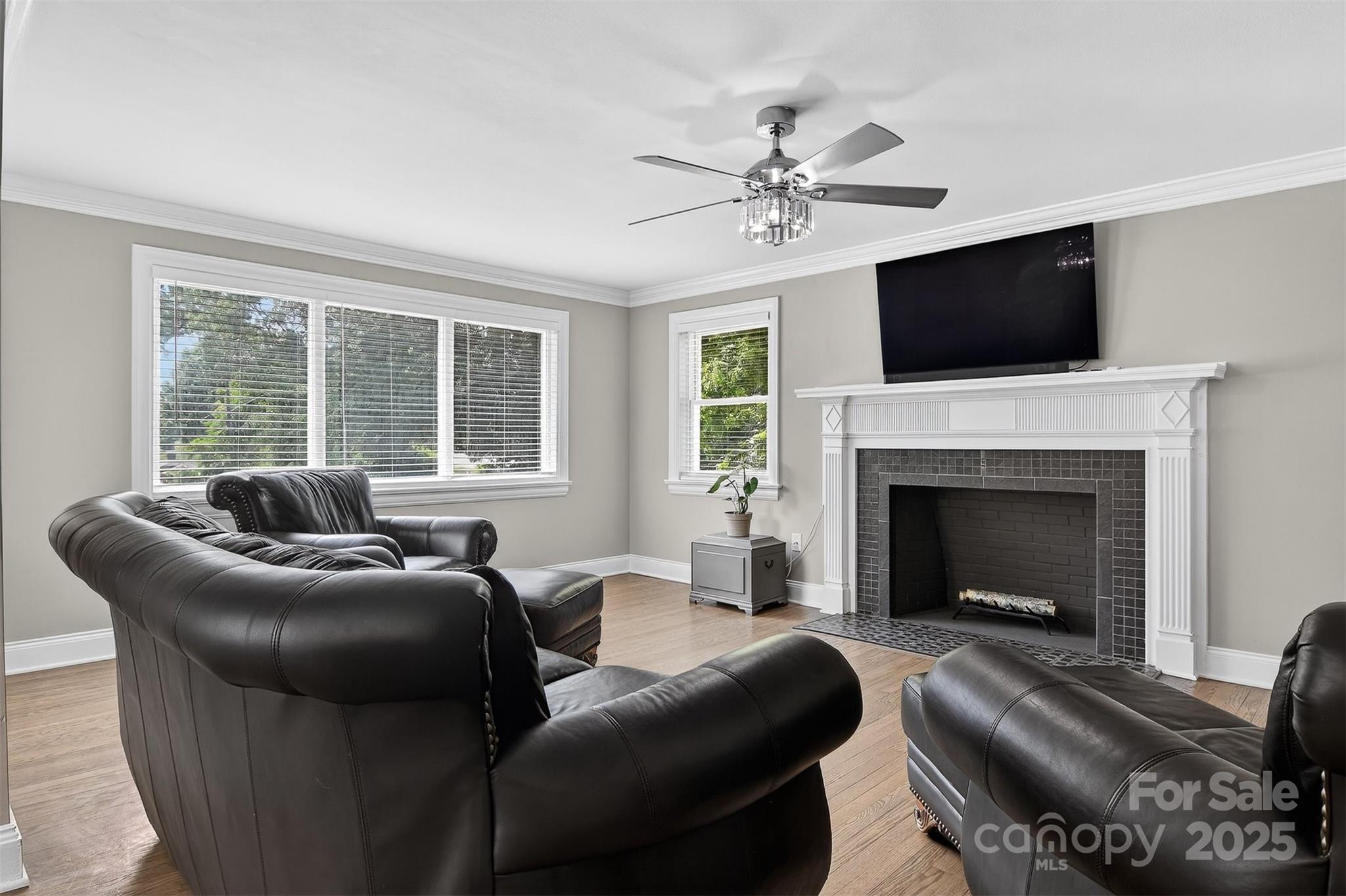 3127 N Center Street Property Photo 5