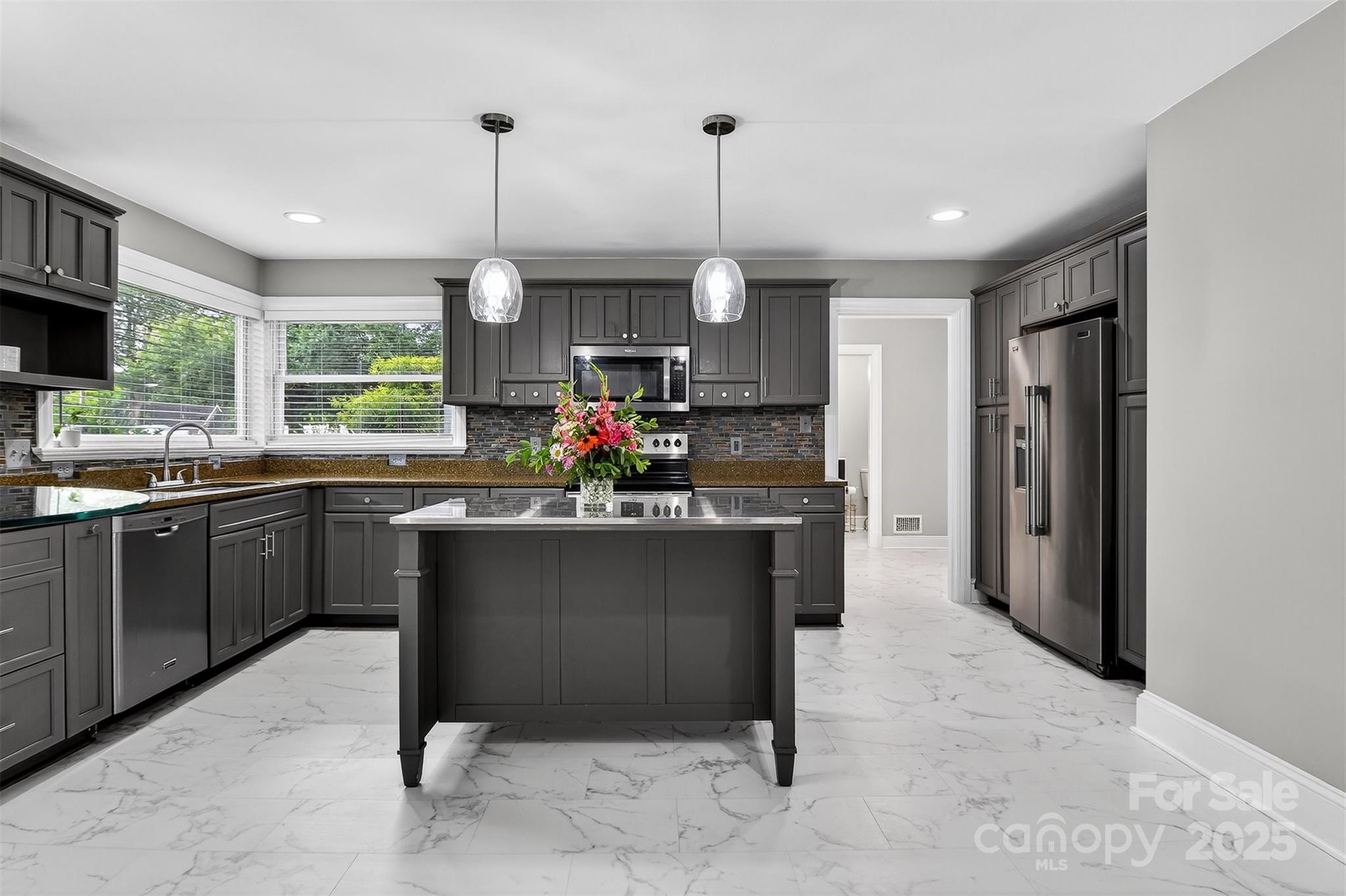 3127 N Center Street Property Photo 9