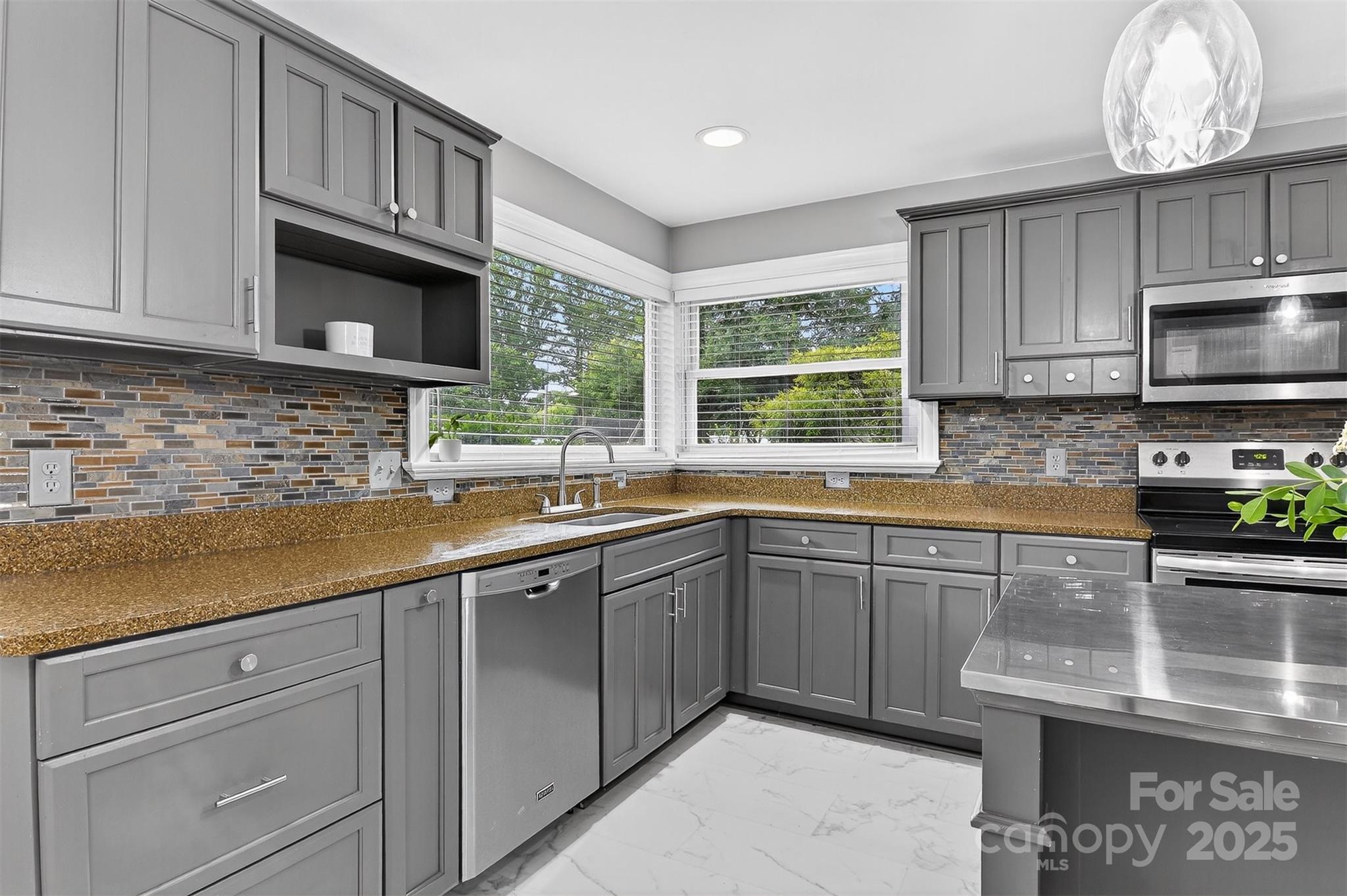 3127 N Center Street Property Photo 10