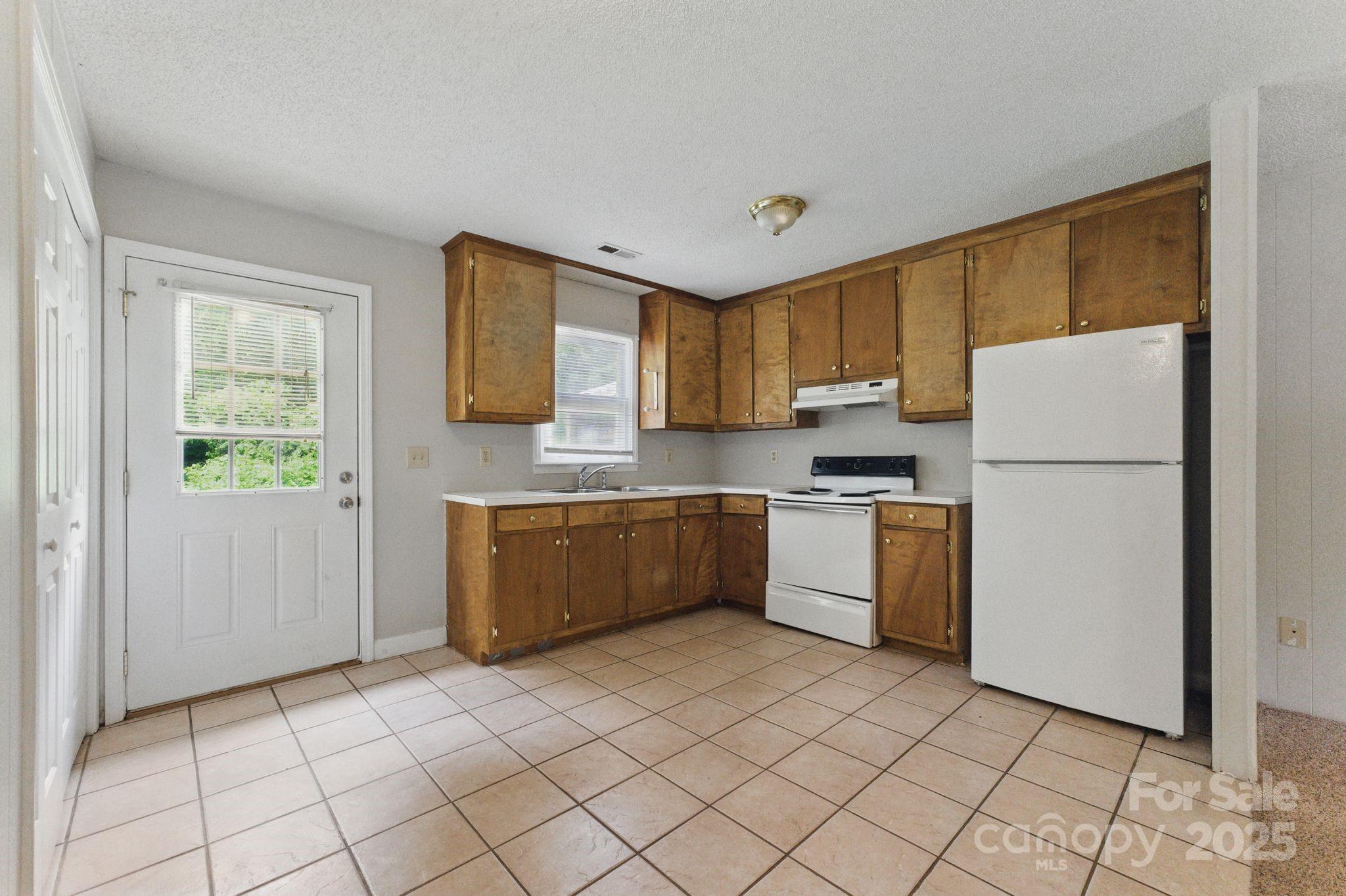 4681-4709 Grassy Creek Road Property Photo 12