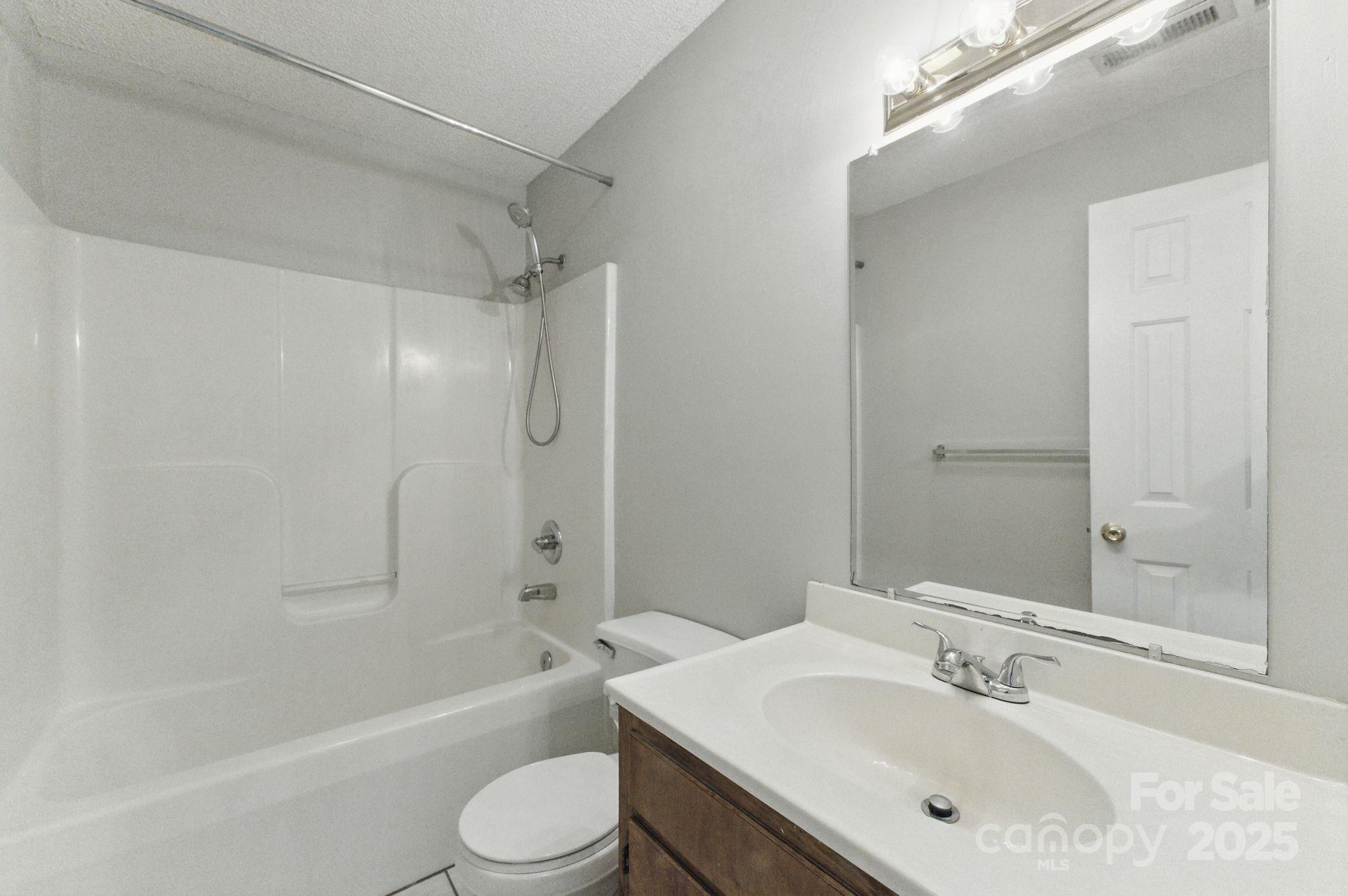 4681-4709 Grassy Creek Road Property Photo 16