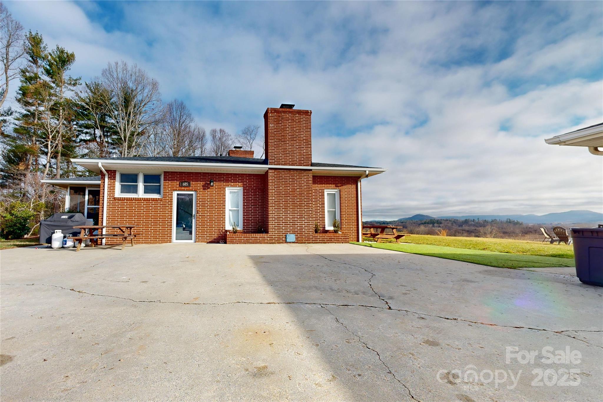 598 Miles View Drive Property Photo 16