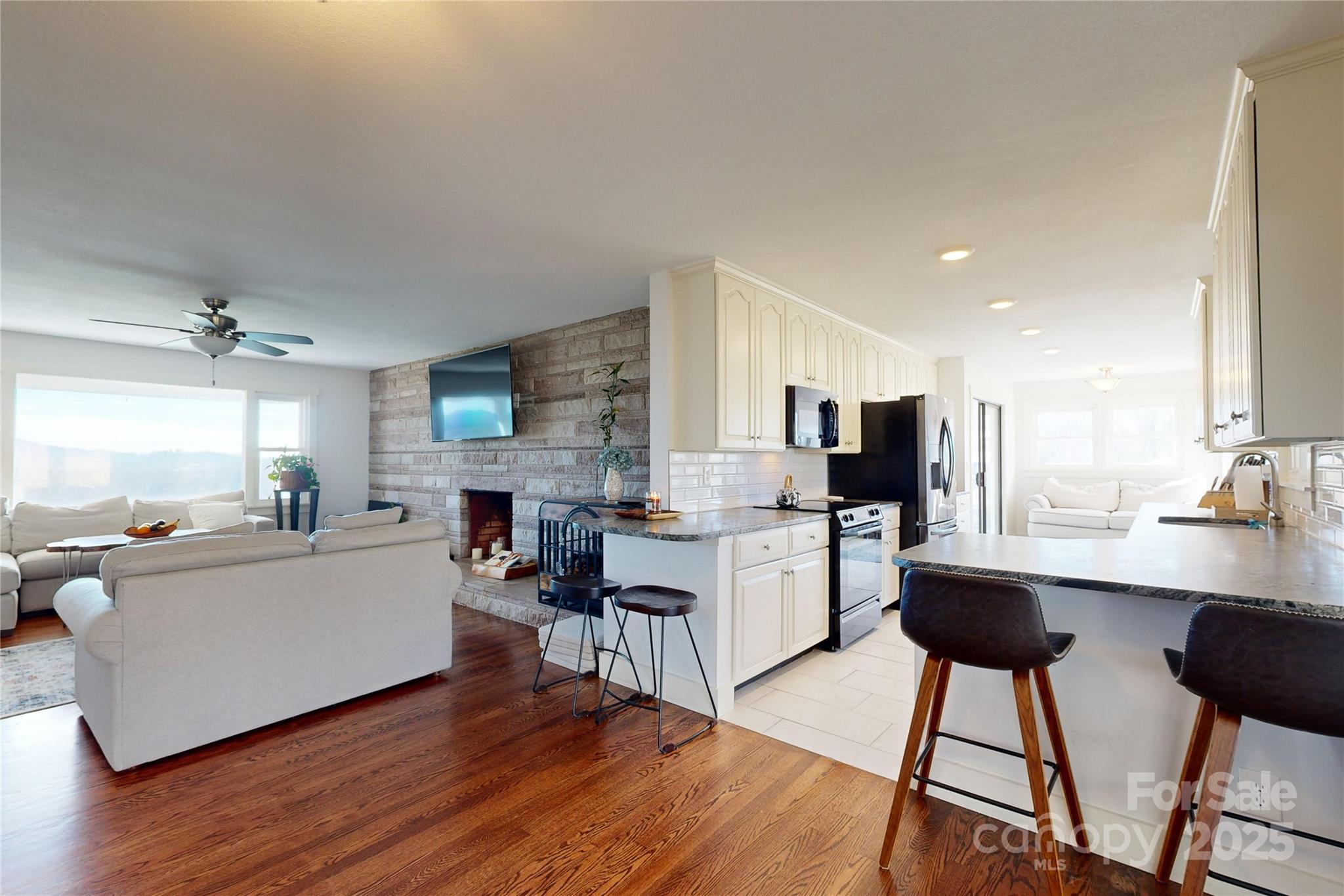 598 Miles View Drive Property Photo 17