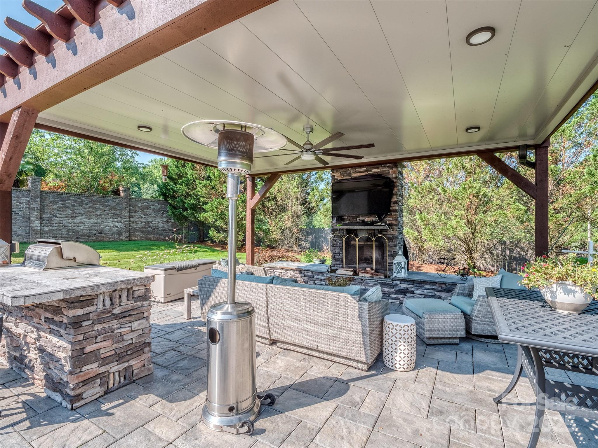 1377 Shinnecock Lane Property Photo 6