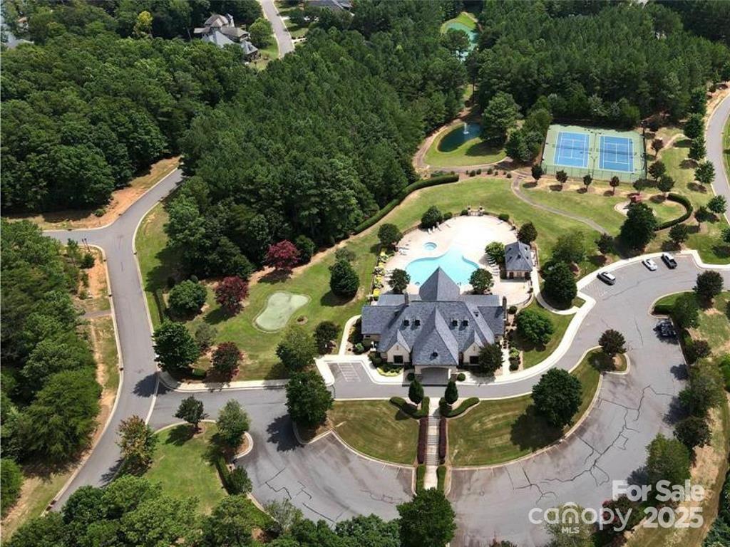 4012 Beechwood Spring Lane Property Photo 4