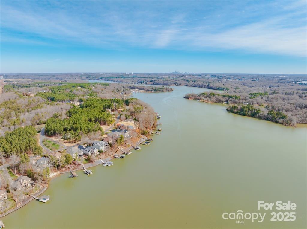 4012 Beechwood Spring Lane Property Photo 6