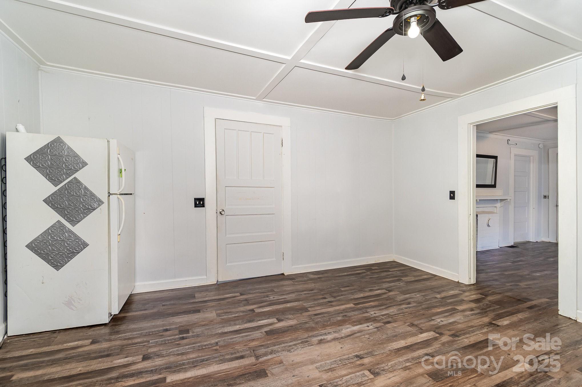 1224 Hollywood Terrace Property Photo 6
