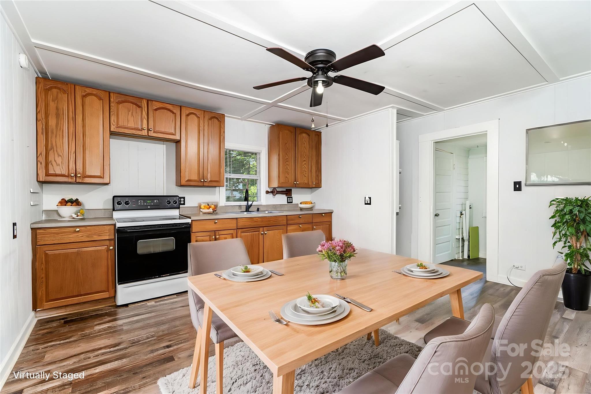1224 Hollywood Terrace Property Photo 9