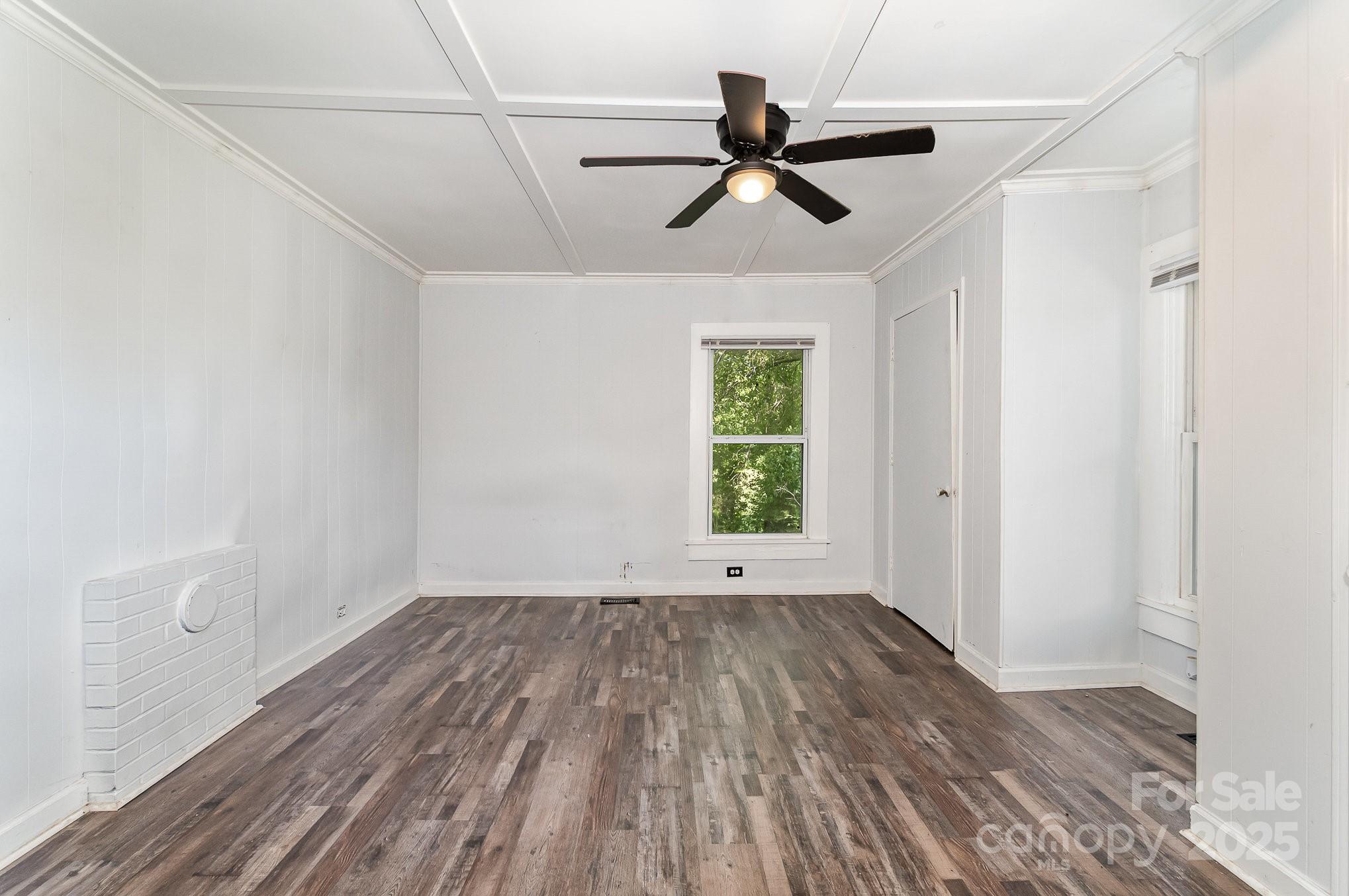 1224 Hollywood Terrace Property Photo 12