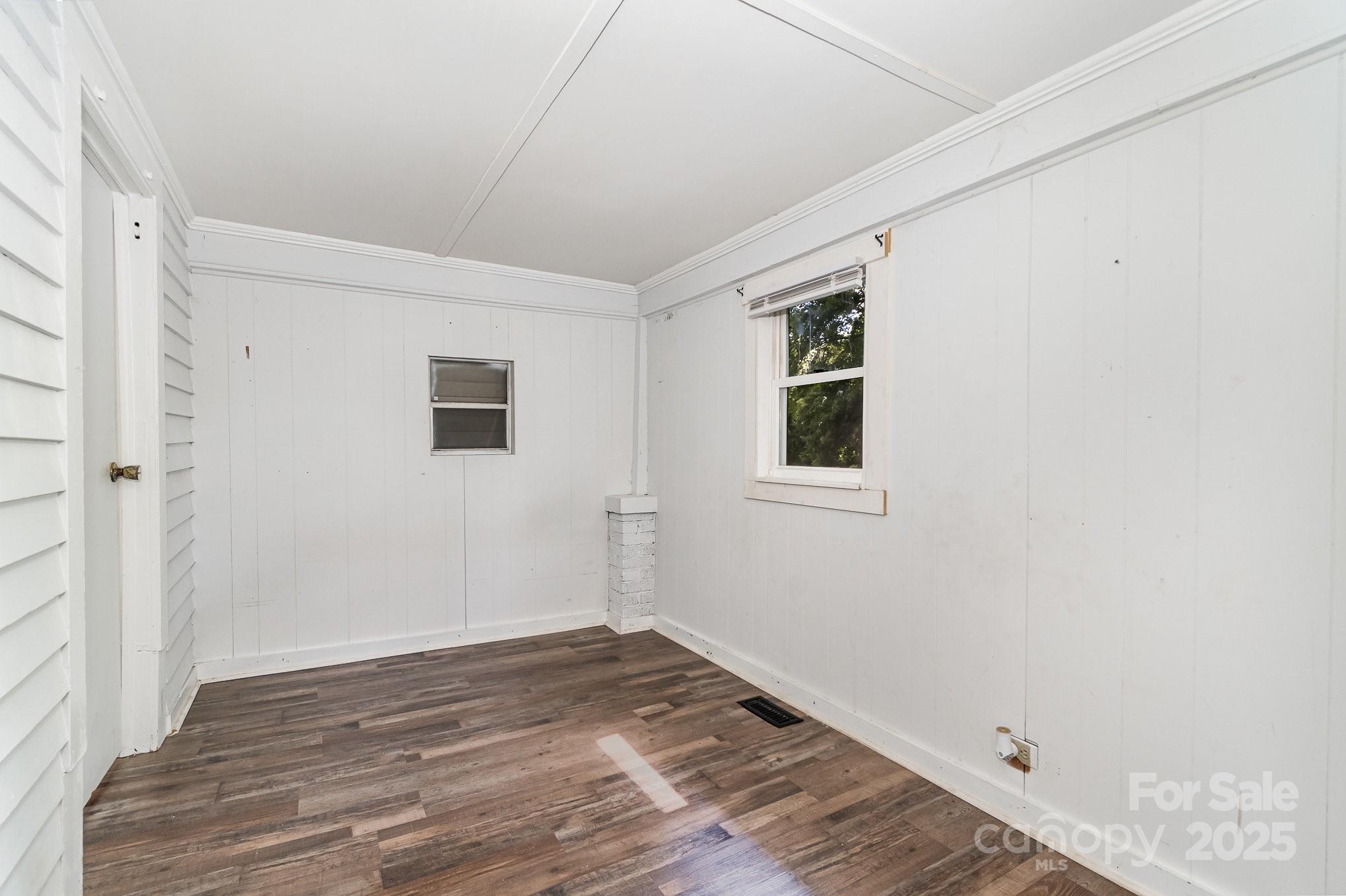 1224 Hollywood Terrace Property Photo 14