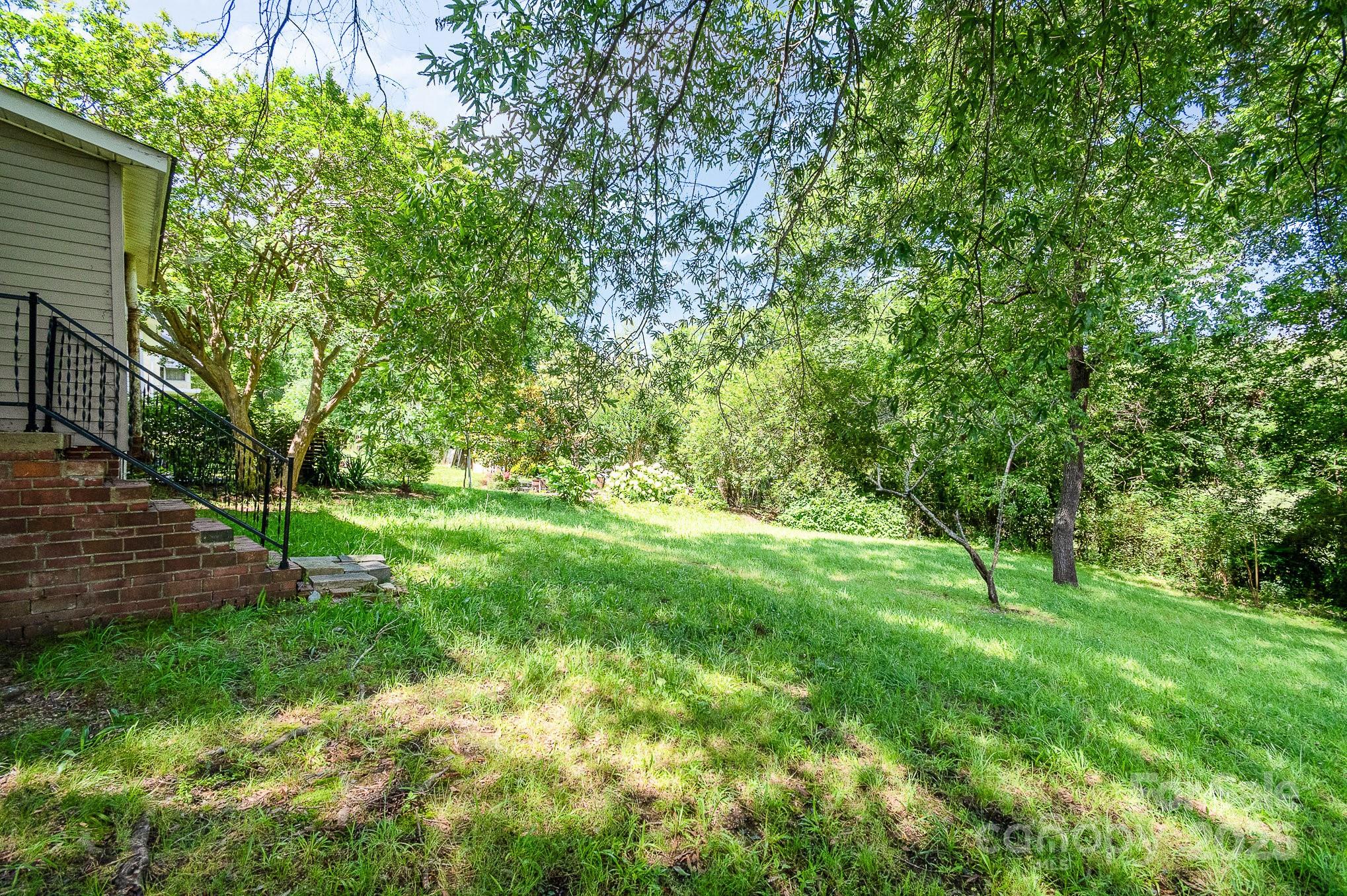 1224 Hollywood Terrace Property Photo 15