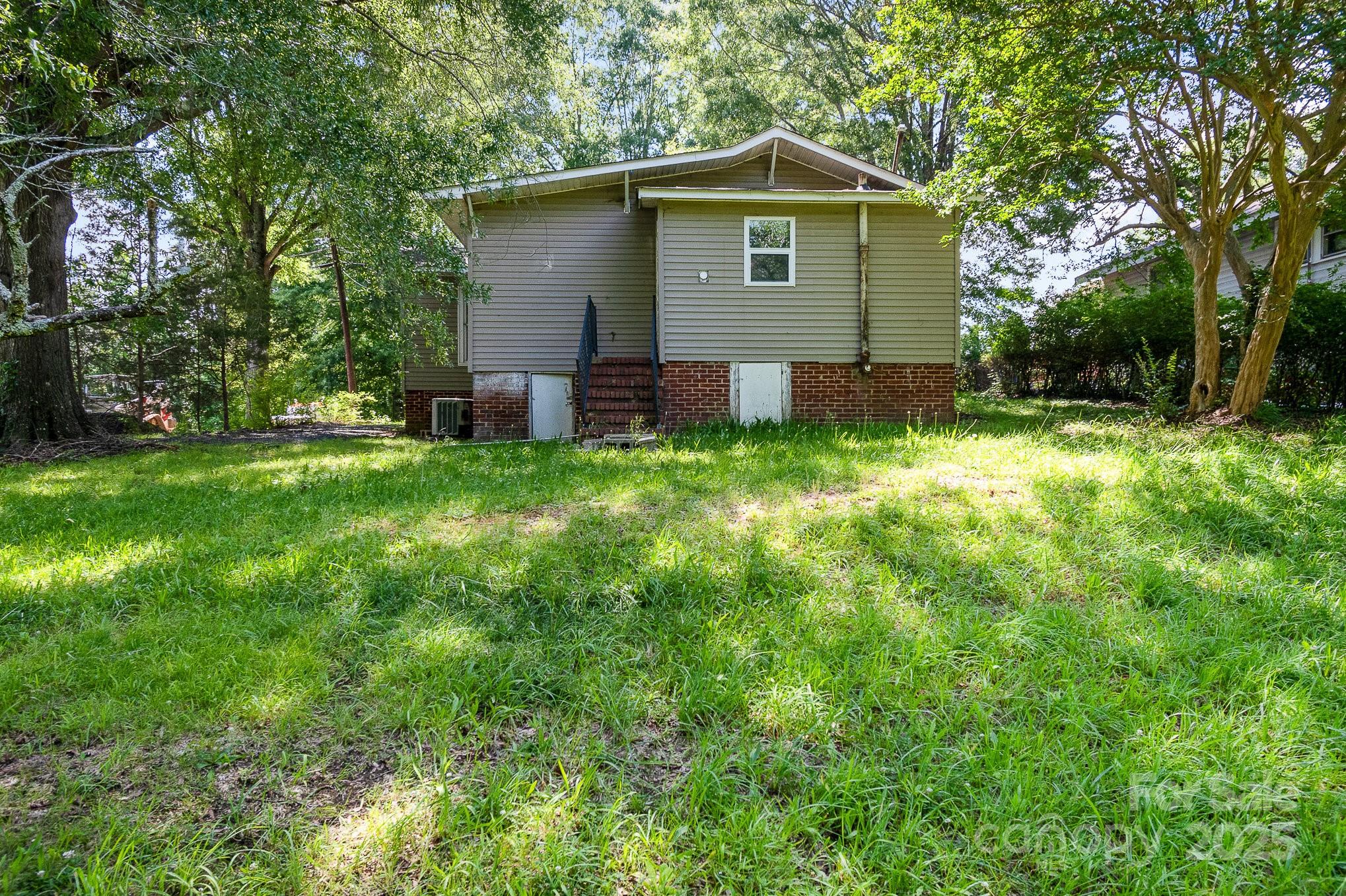 1224 Hollywood Terrace Property Photo 16