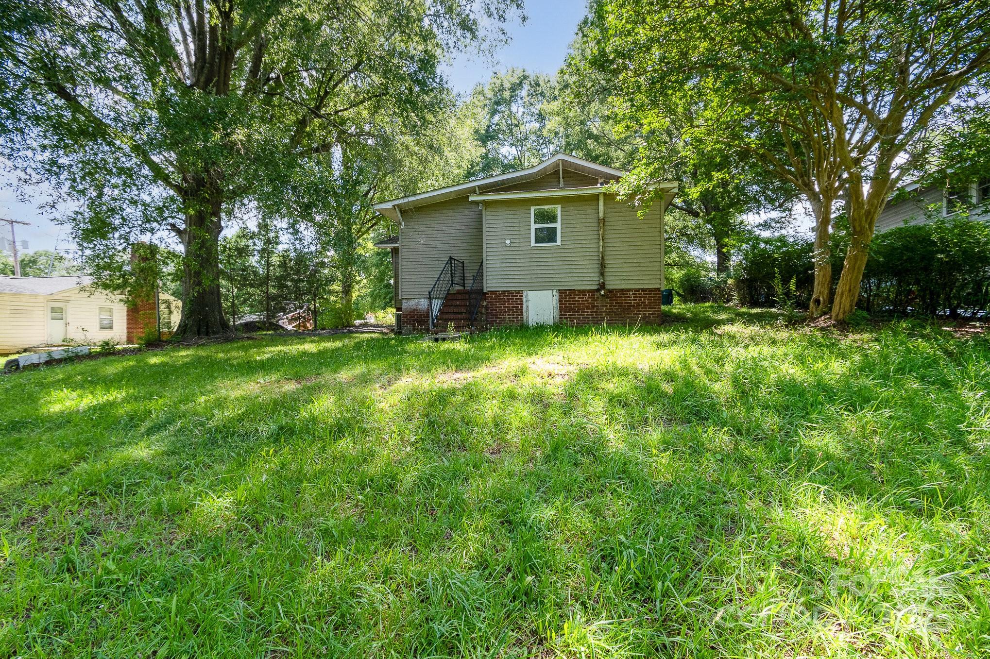 1224 Hollywood Terrace Property Photo 17