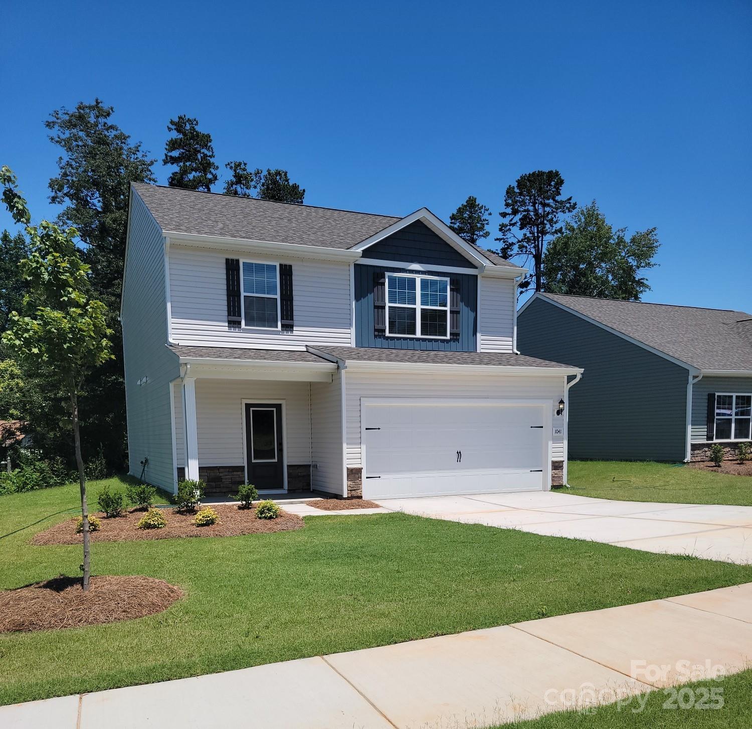 1041 Russell Drive Property Photo 1