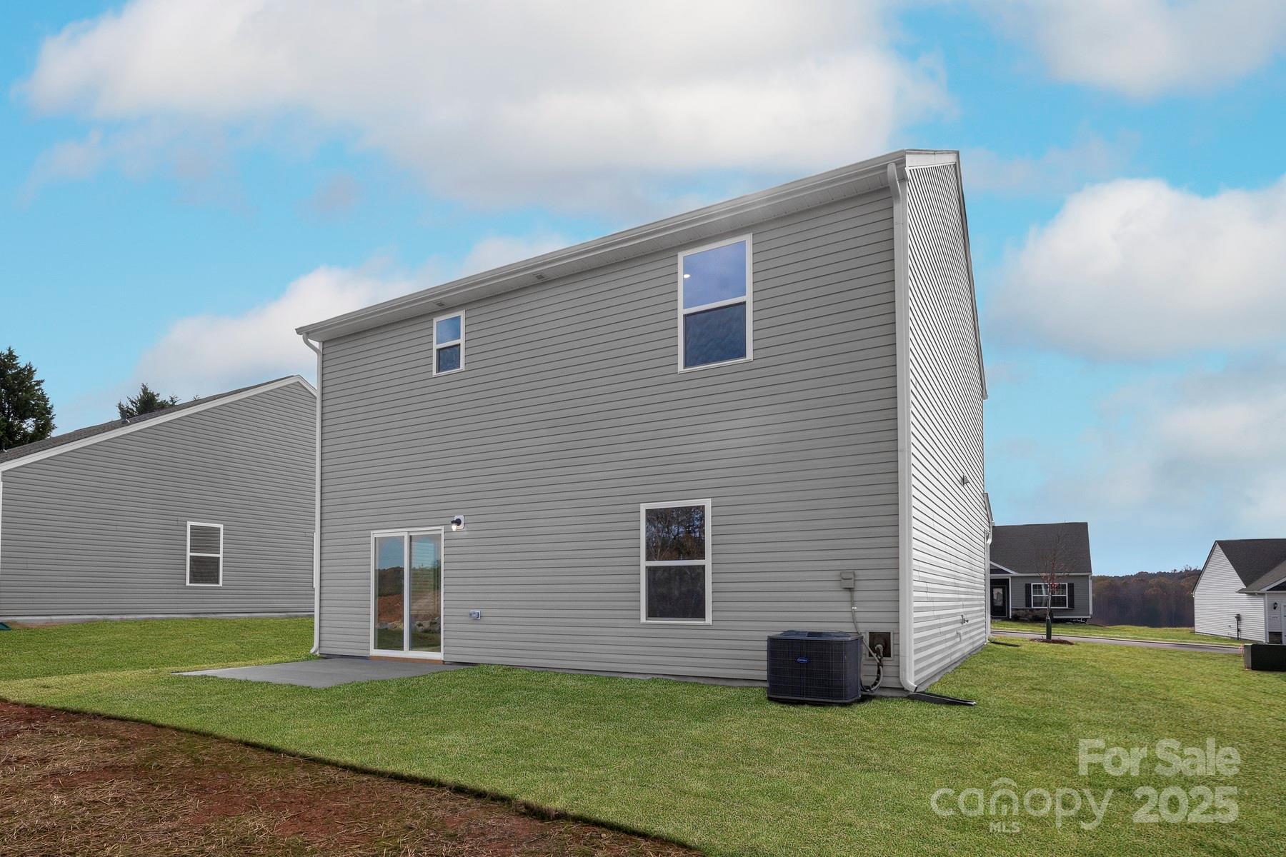 1041 Russell Drive Property Photo 4