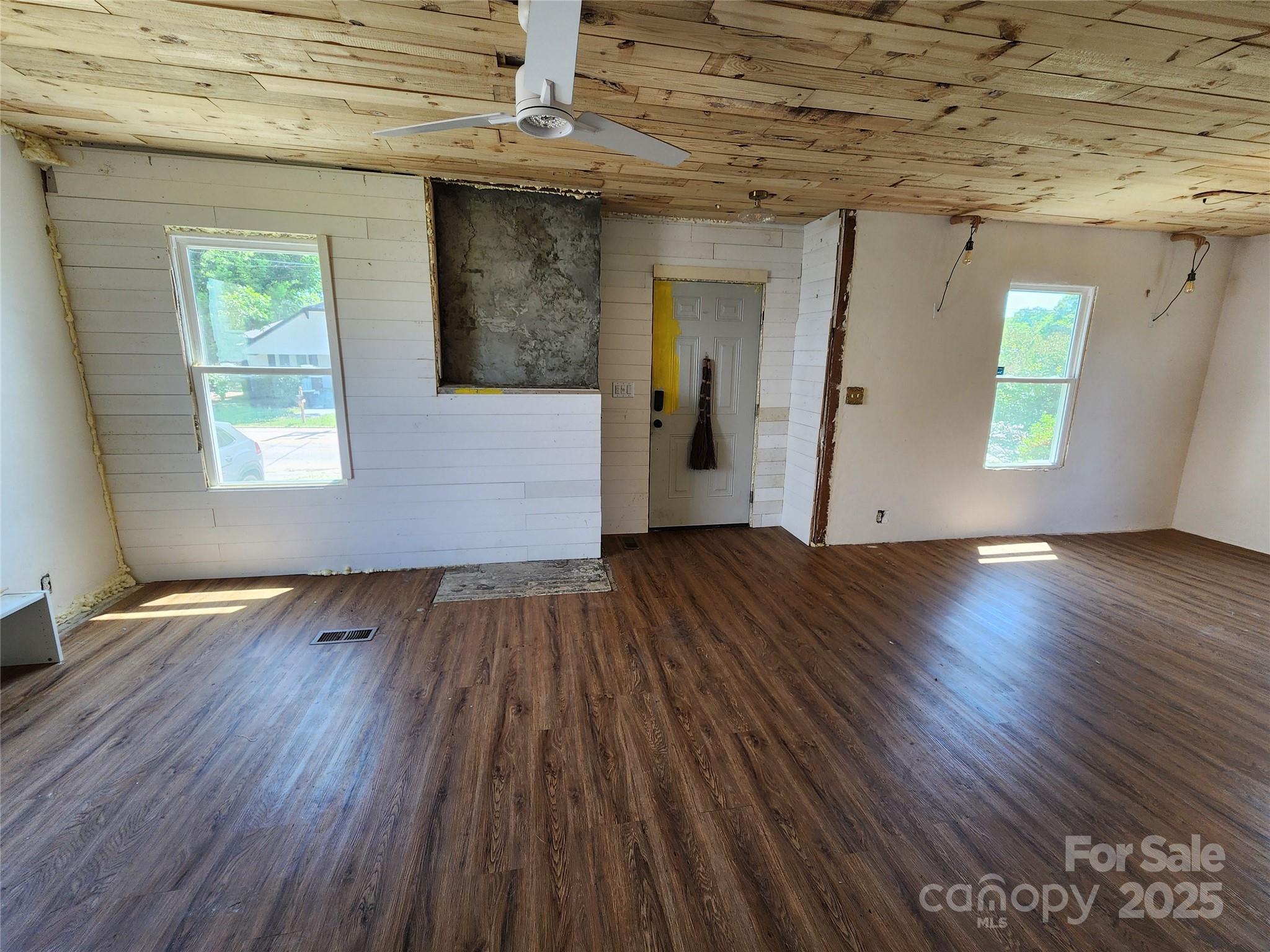 1004 S Ridge Avenue Property Photo 4