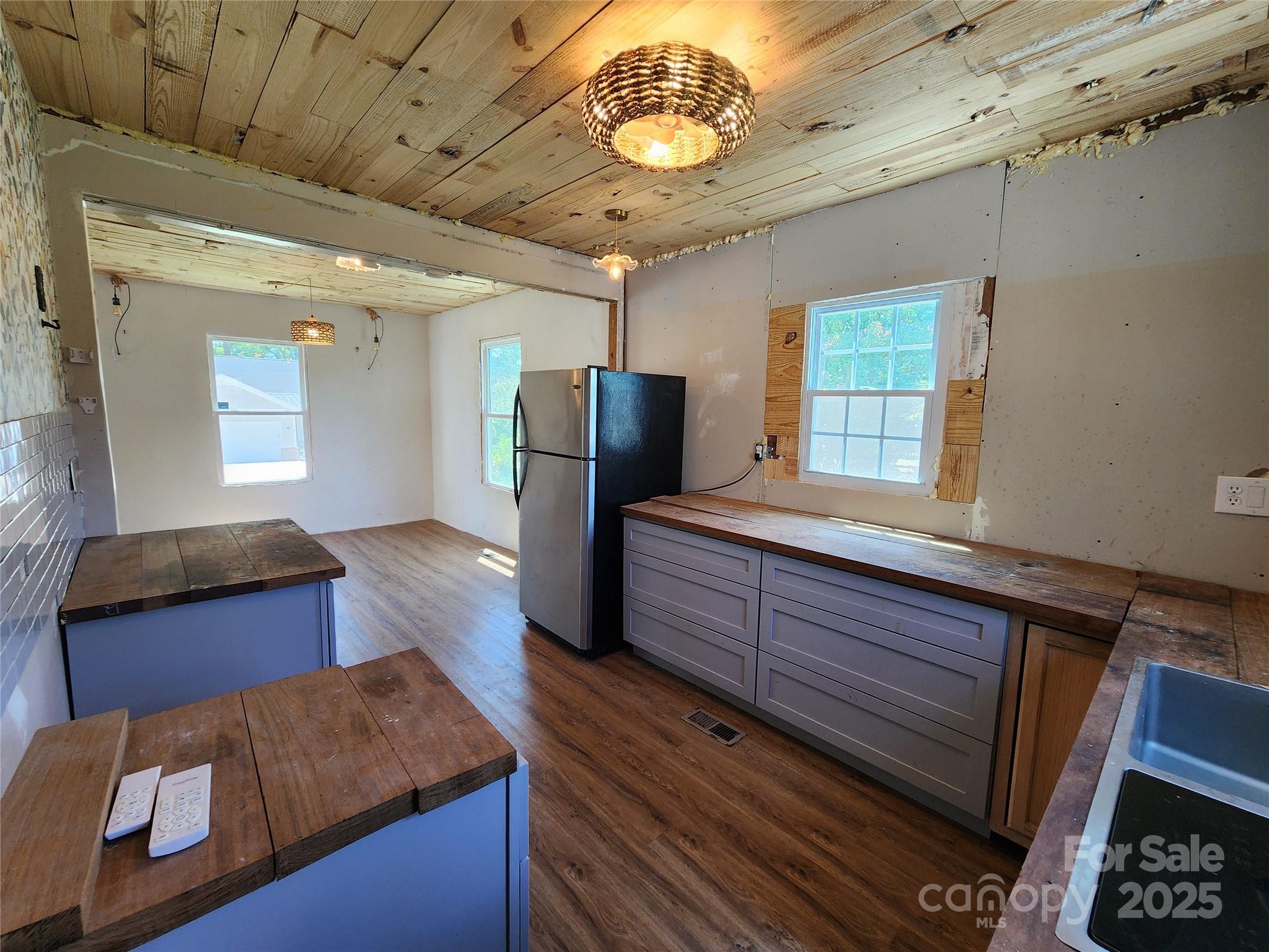 1004 S Ridge Avenue Property Photo 7