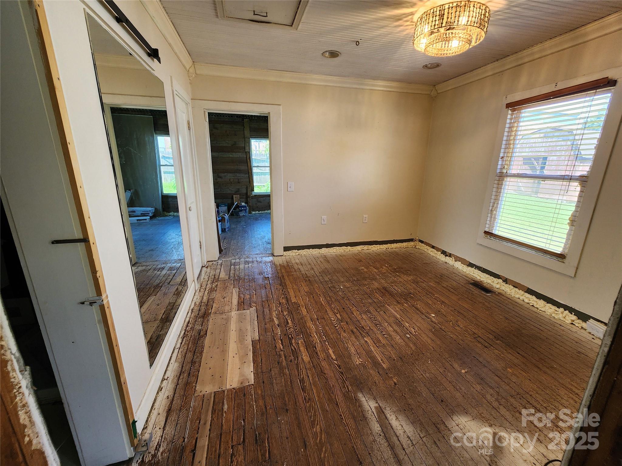 1004 S Ridge Avenue Property Photo 8