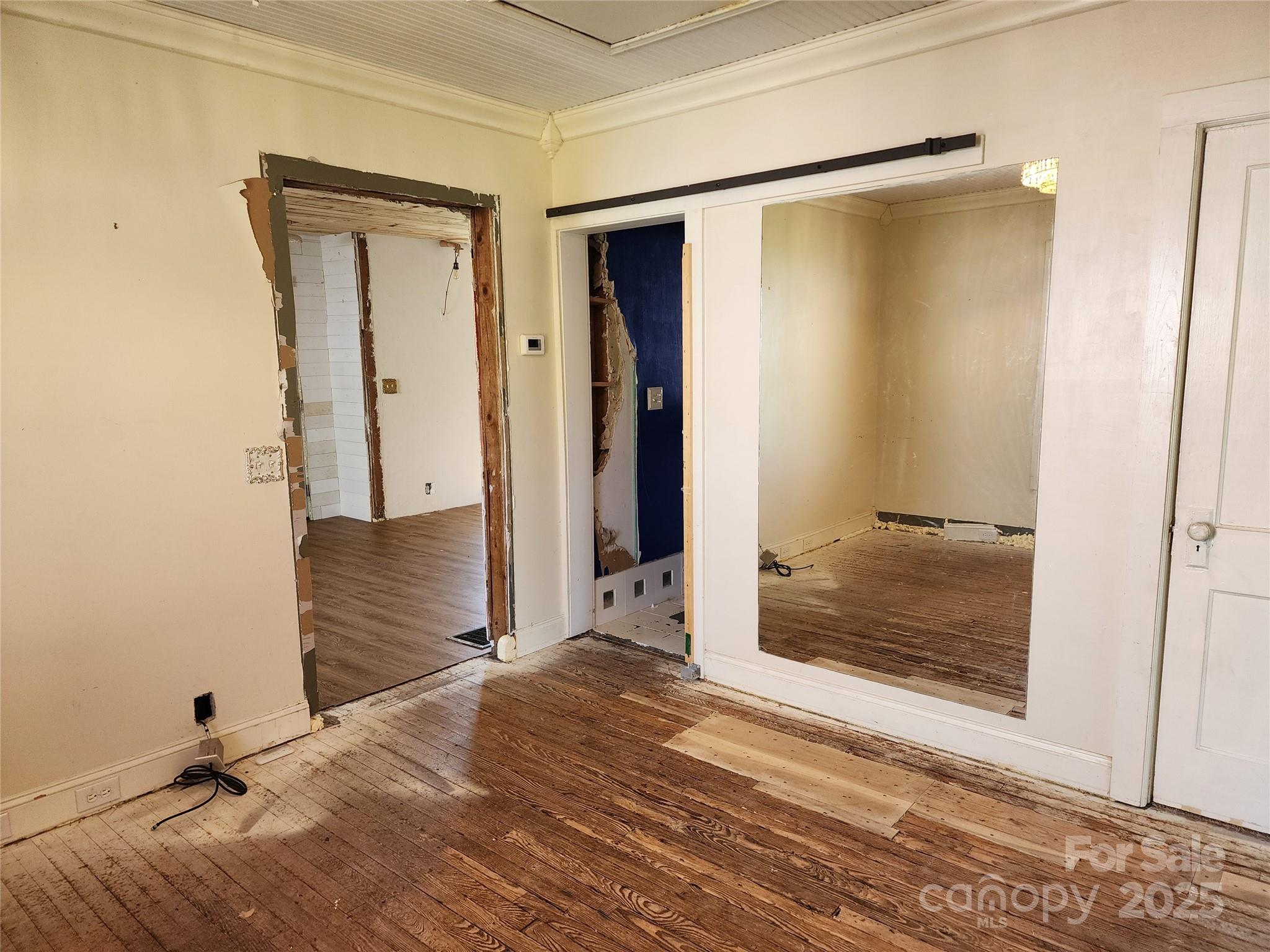 1004 S Ridge Avenue Property Photo 9