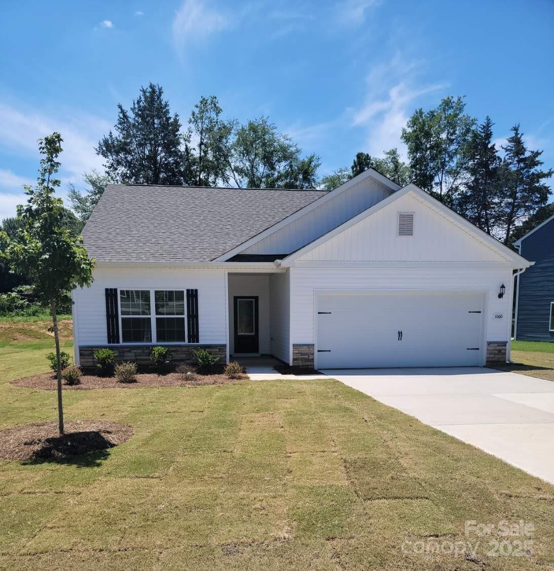 1060 Russell Drive Property Photo 1