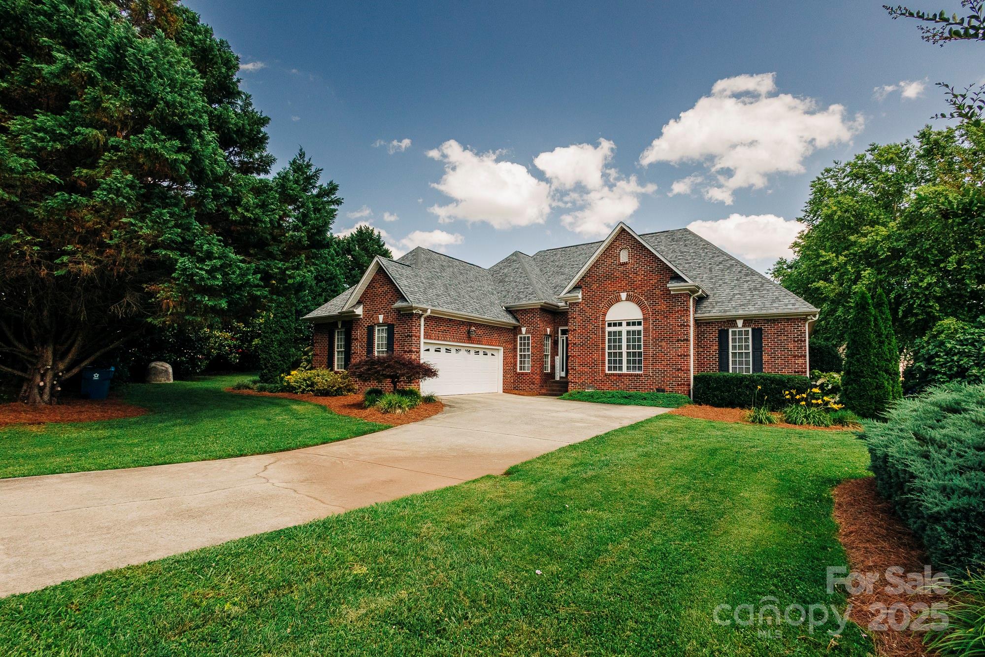 225 Northchase Drive Property Photo 1