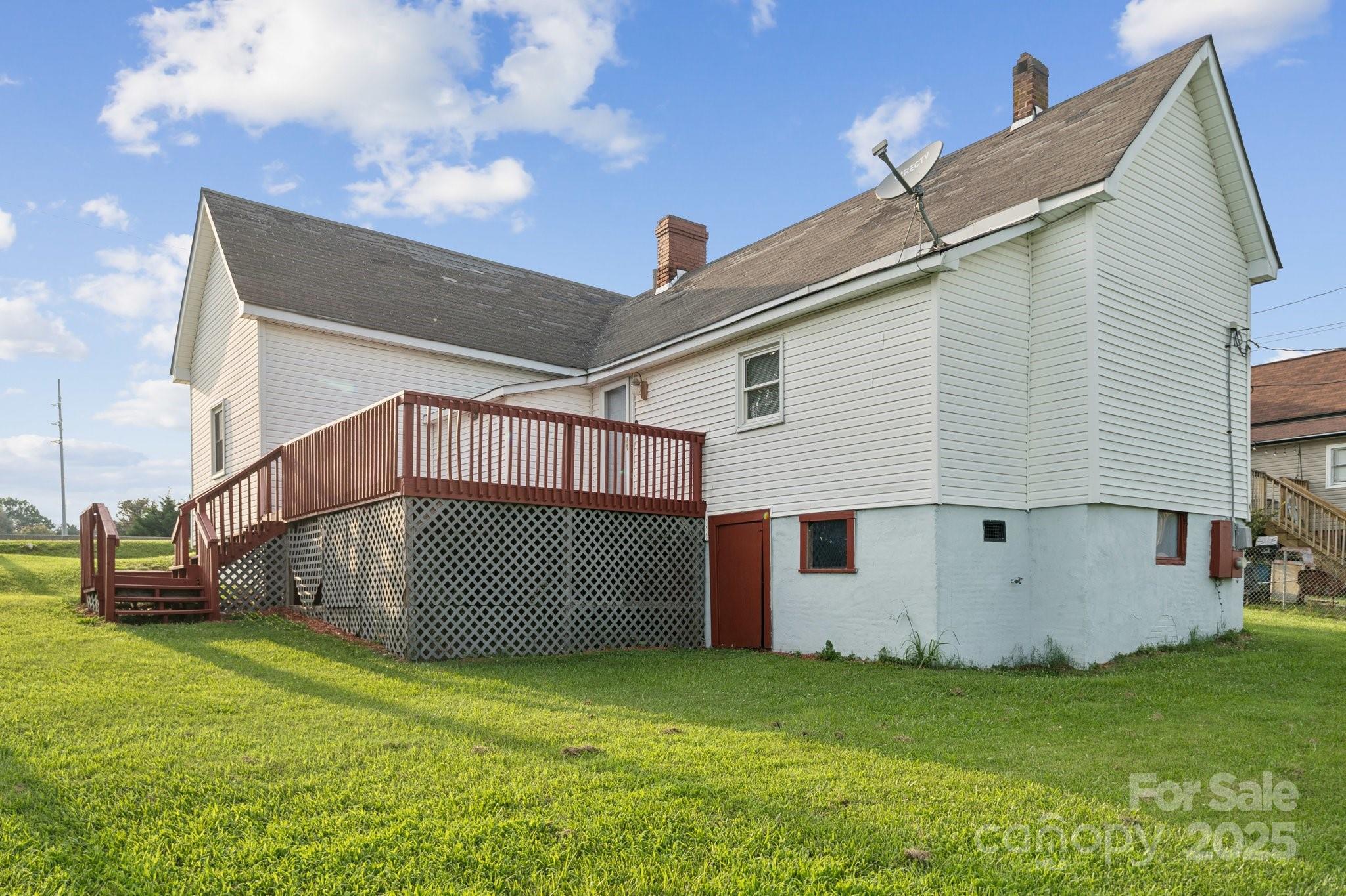 411 S Central Avenue Property Photo 1