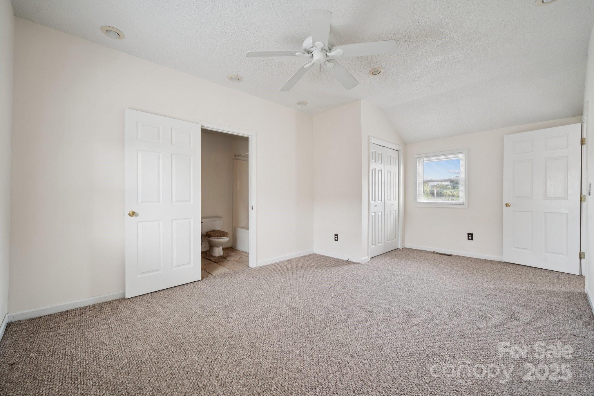 411 S Central Avenue Property Photo 9