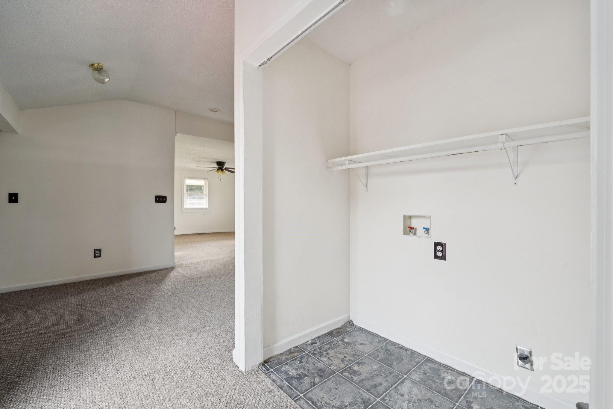 411 S Central Avenue Property Photo 12