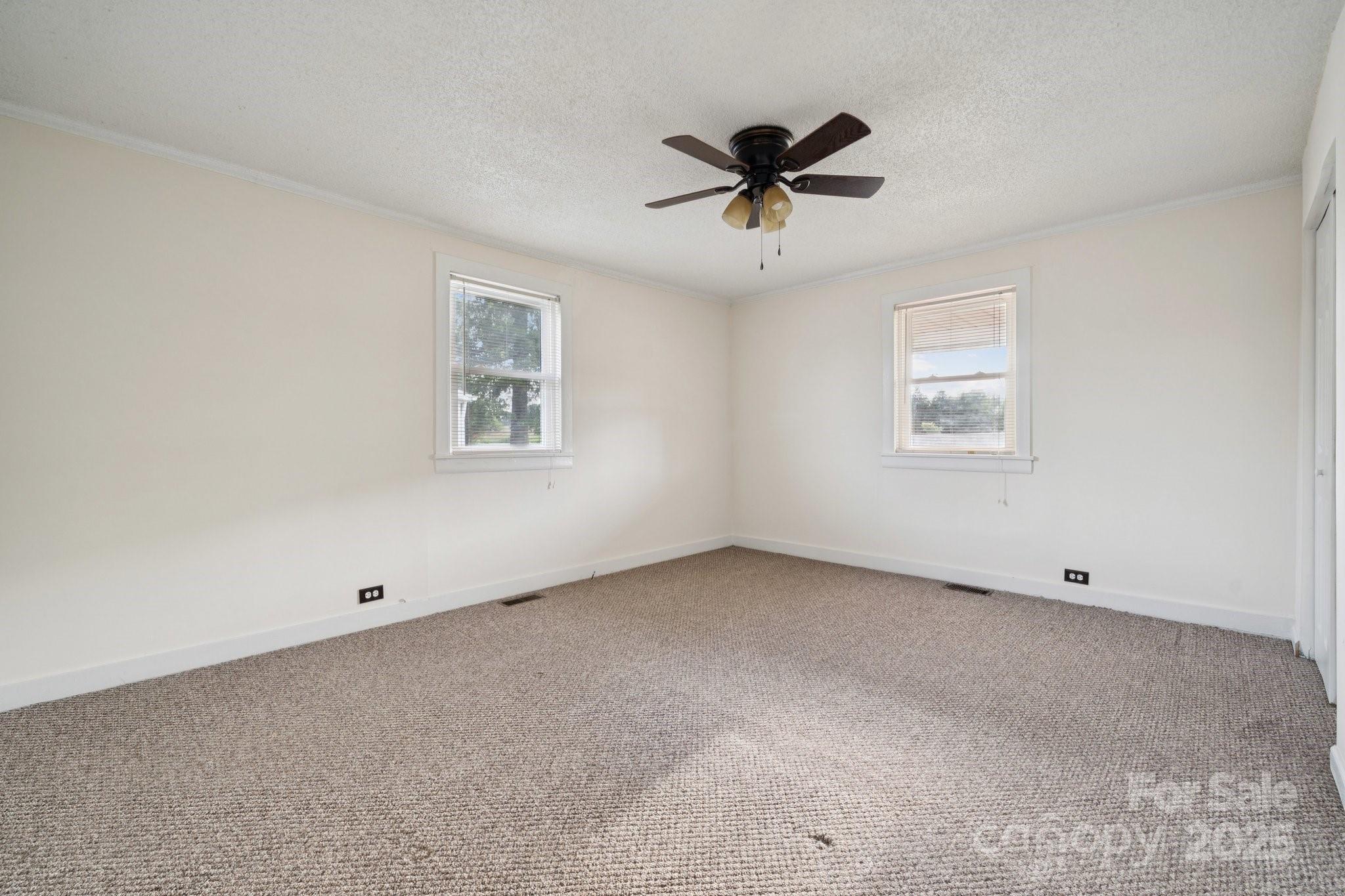 411 S Central Avenue Property Photo 15