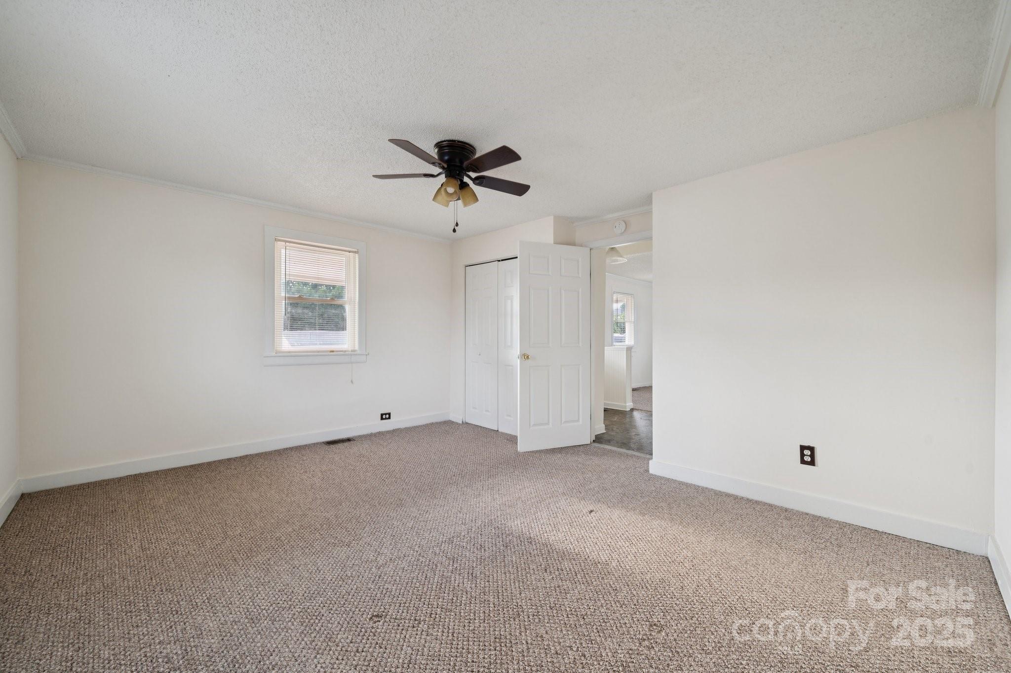 411 S Central Avenue Property Photo 17