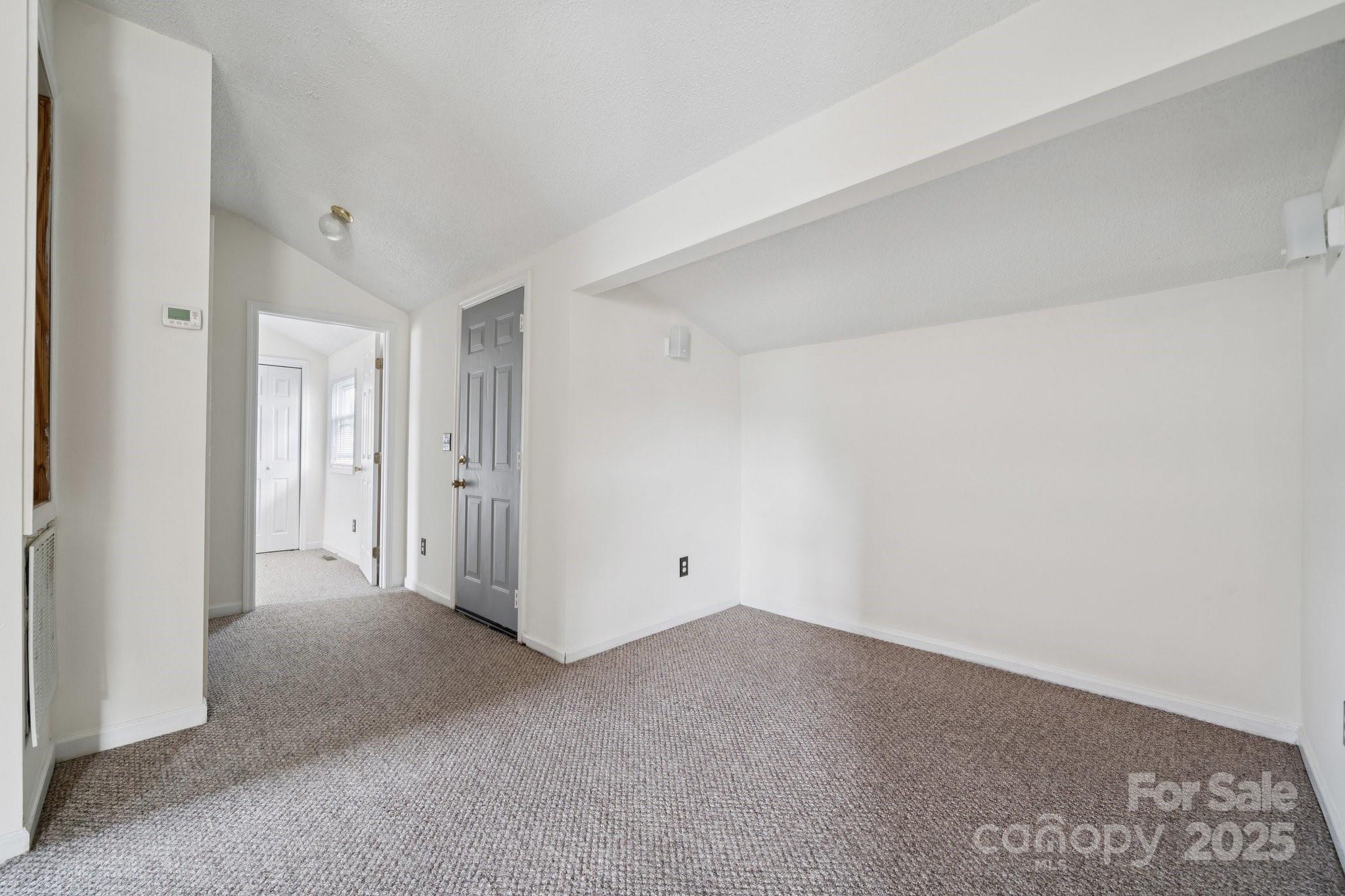 411 S Central Avenue Property Photo 19