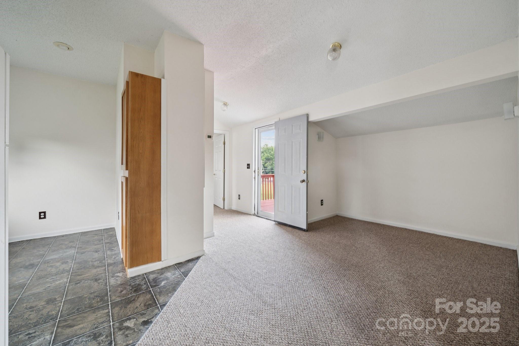 411 S Central Avenue Property Photo 20