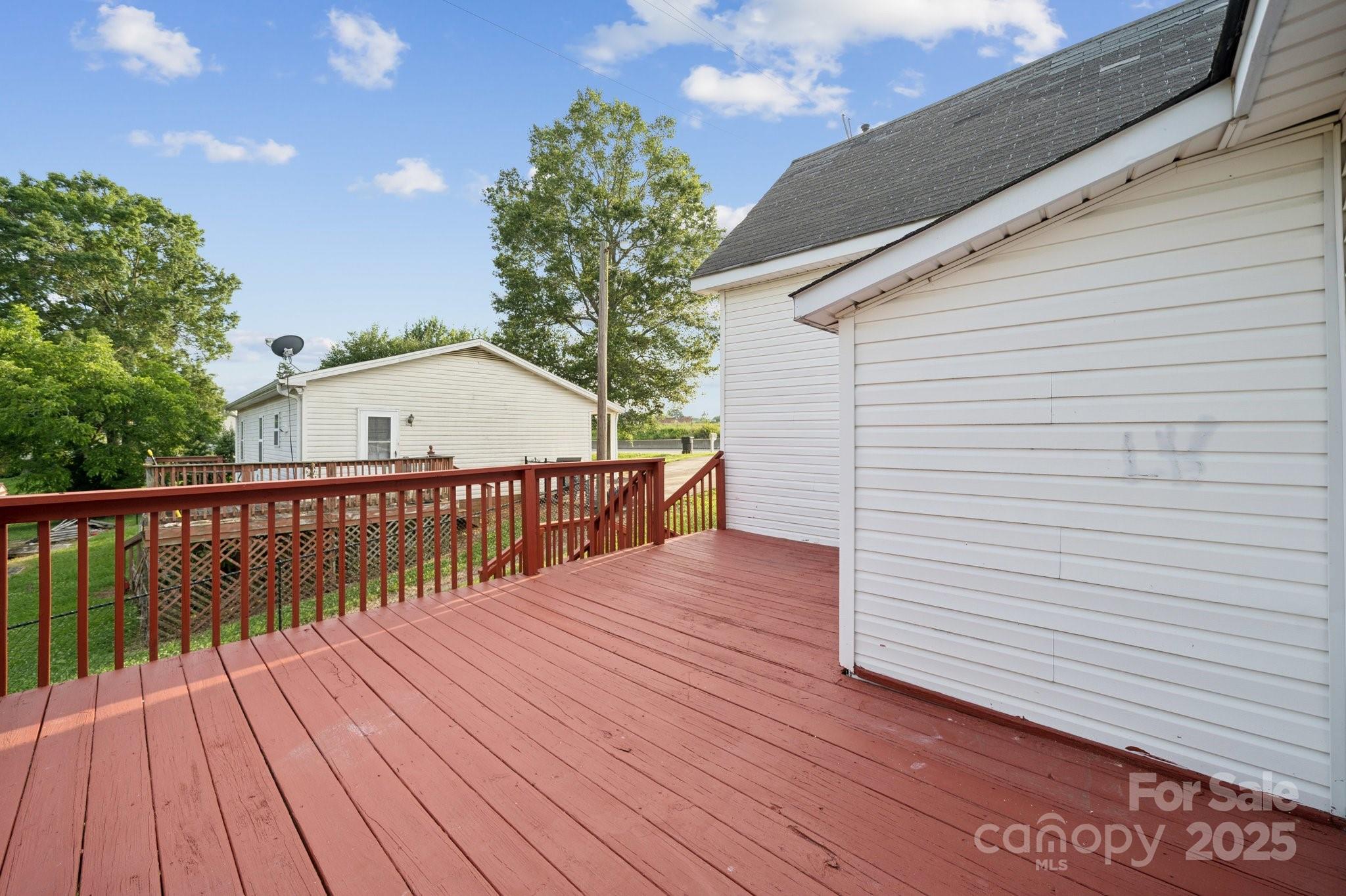 411 S Central Avenue Property Photo 21