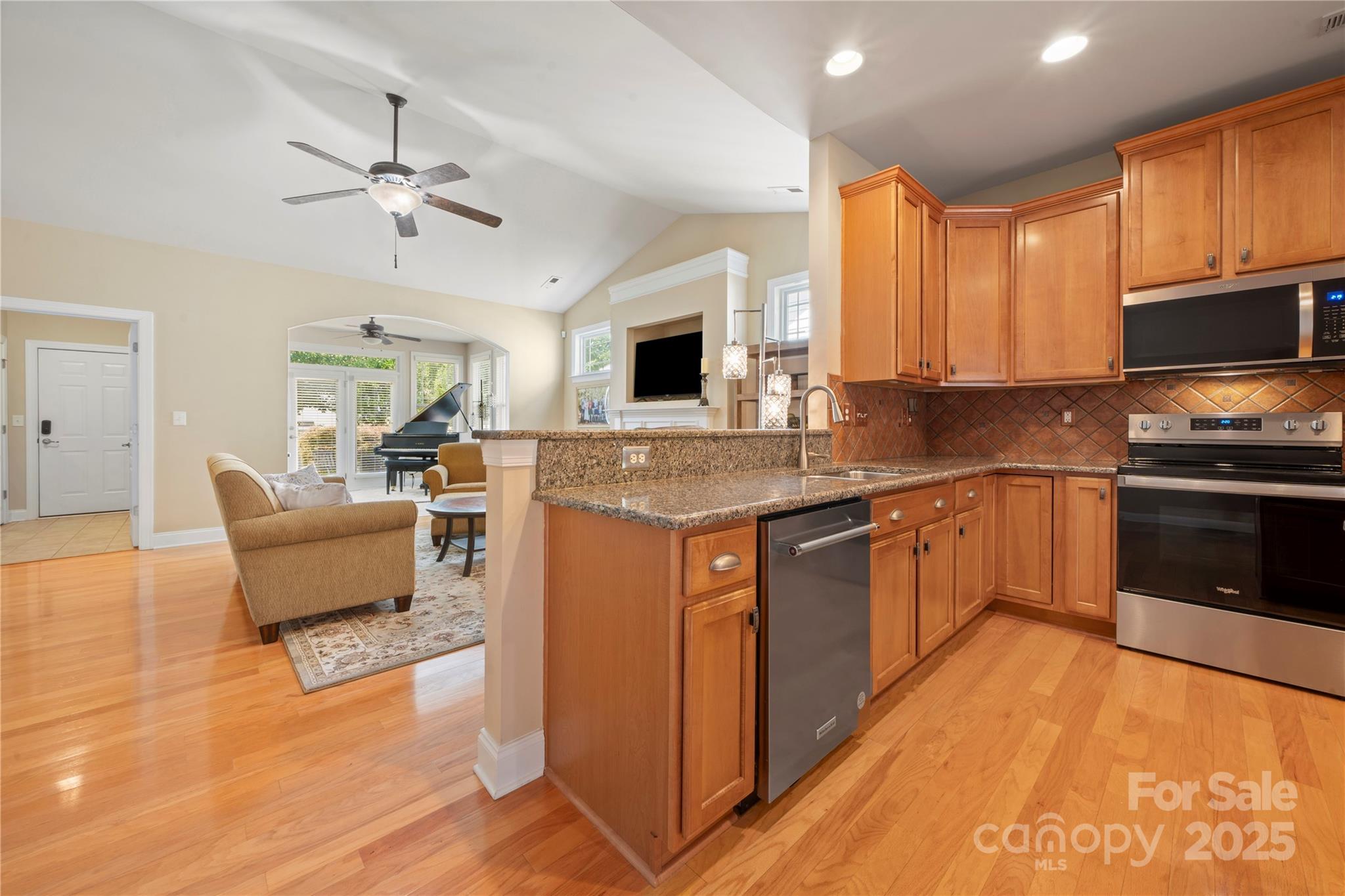 1103 Phar Lap Drive Property Photo 5