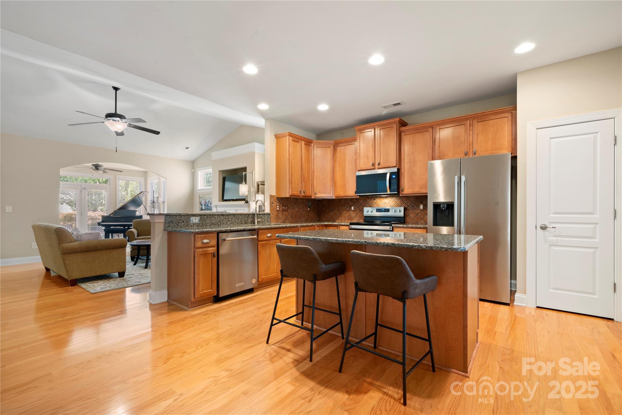 1103 Phar Lap Drive Property Photo 8