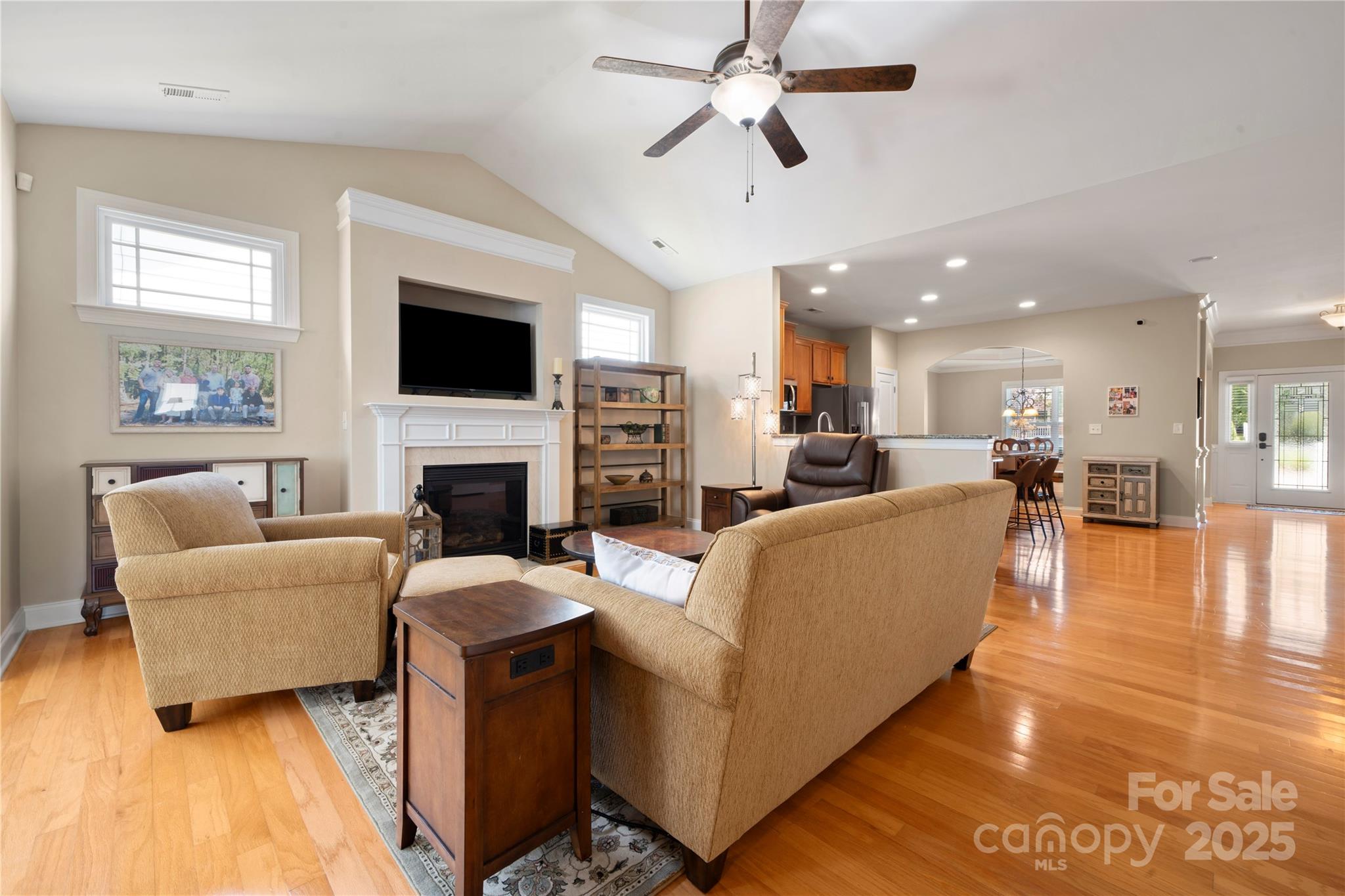 1103 Phar Lap Drive Property Photo 14