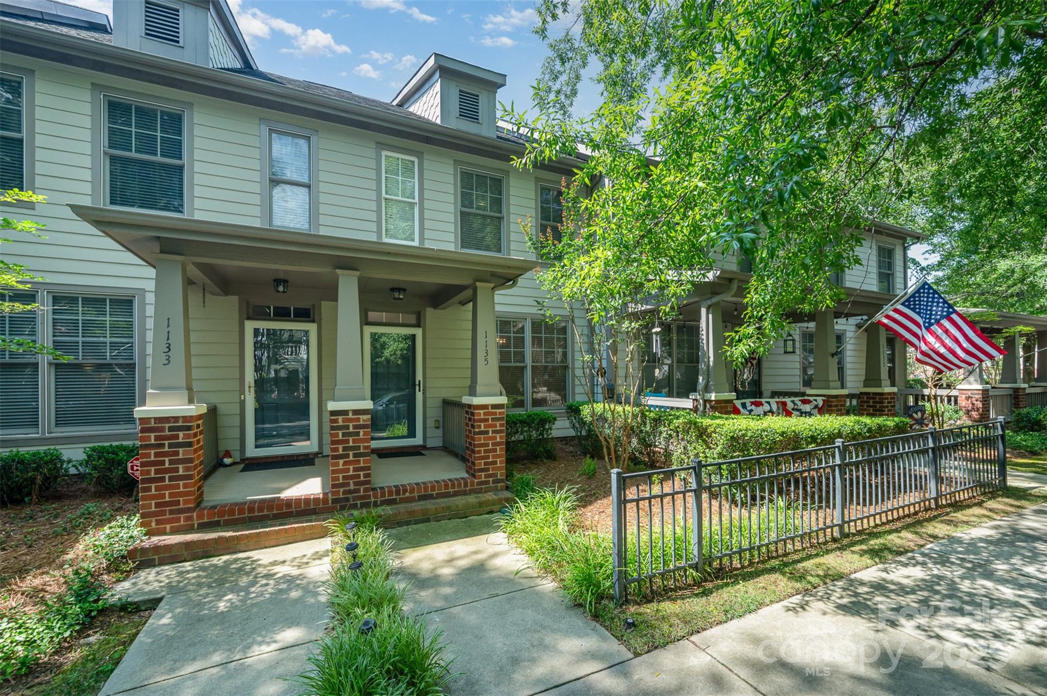 1135 Market Street Property Photo 1