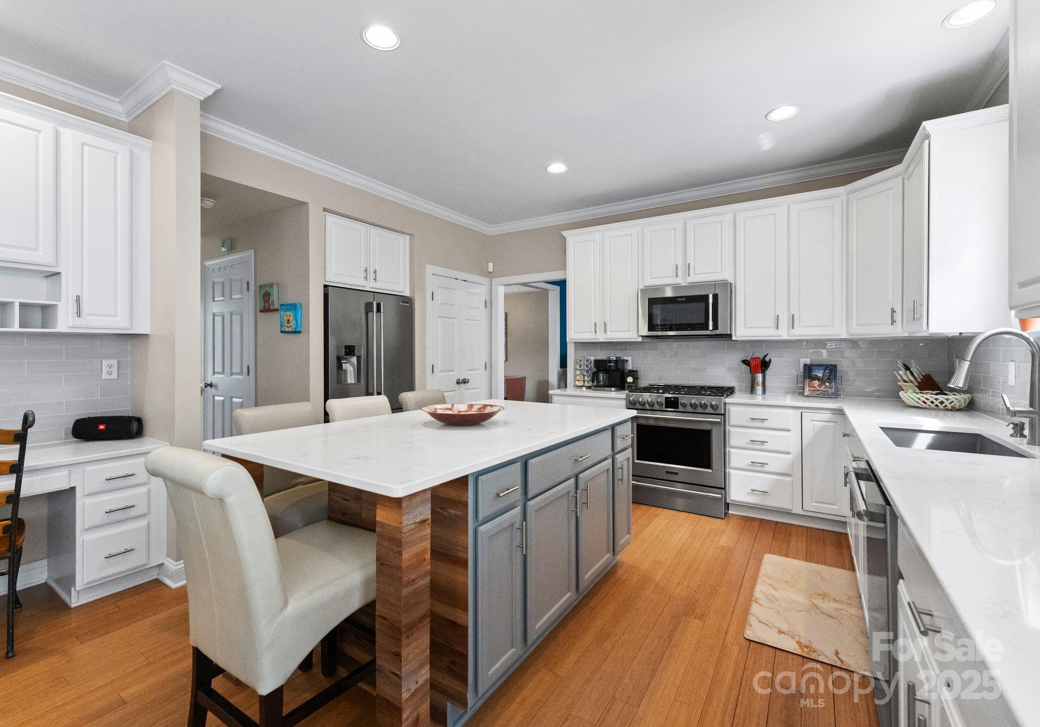 11202 Mountain Pine Drive Property Photo 6