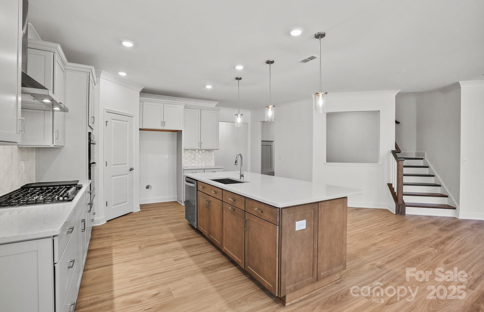 1006 Kinship Drive 120 Property Photo 2