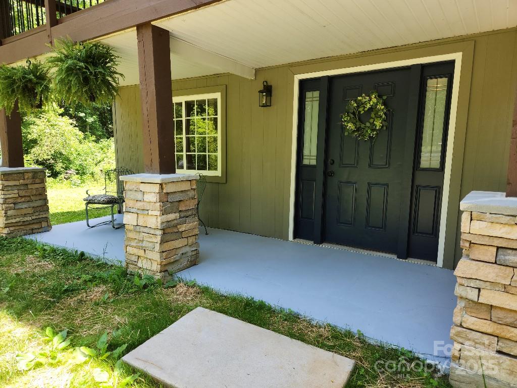 283 Robin Drive Property Photo 4