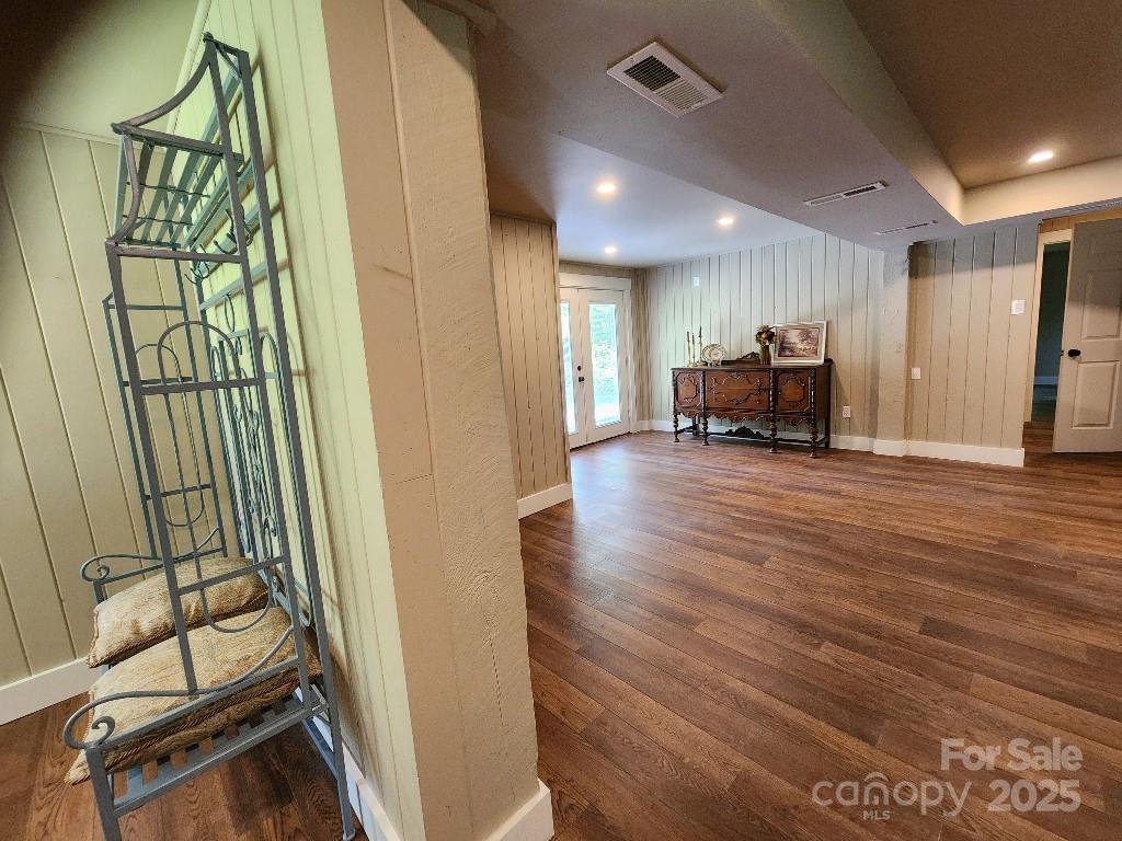 283 Robin Drive Property Photo 5