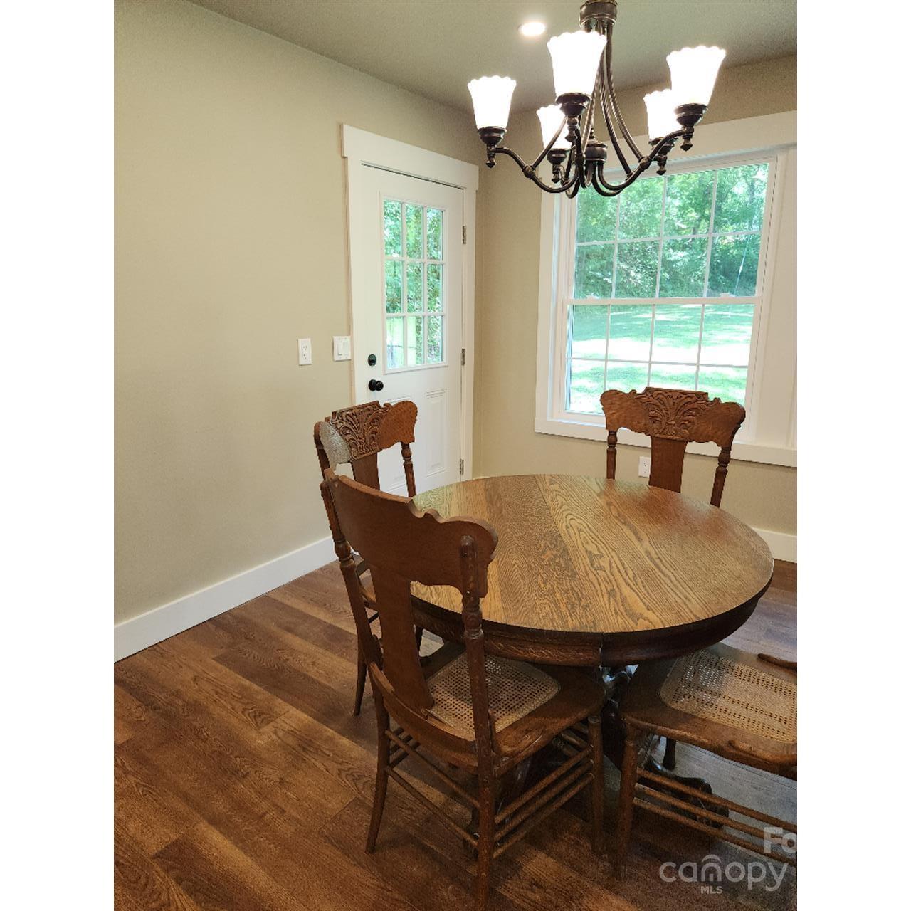 283 Robin Drive Property Photo 12