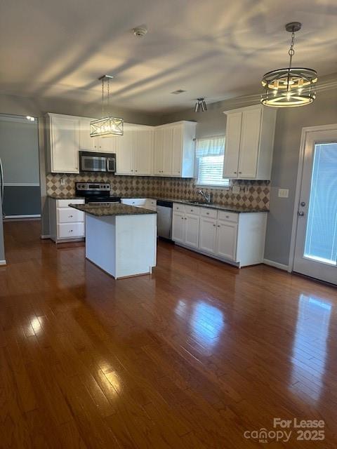 6115 The Meadows Lane Property Photo 4