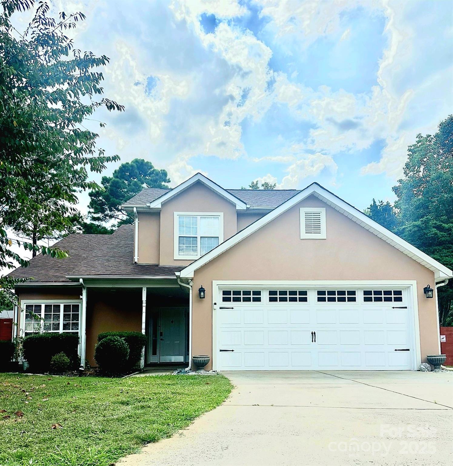 3108 Leicester Drive Property Photo 2