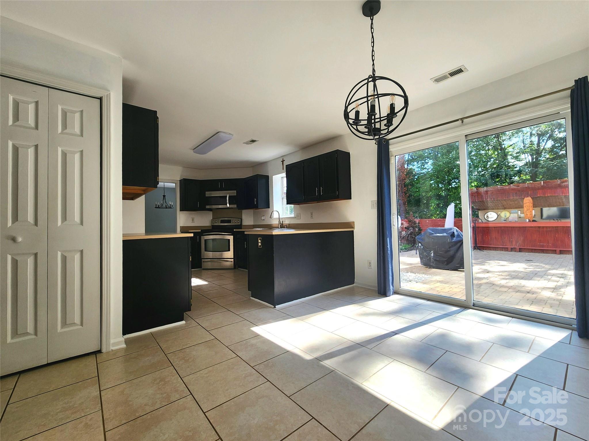 3108 Leicester Drive Property Photo 11