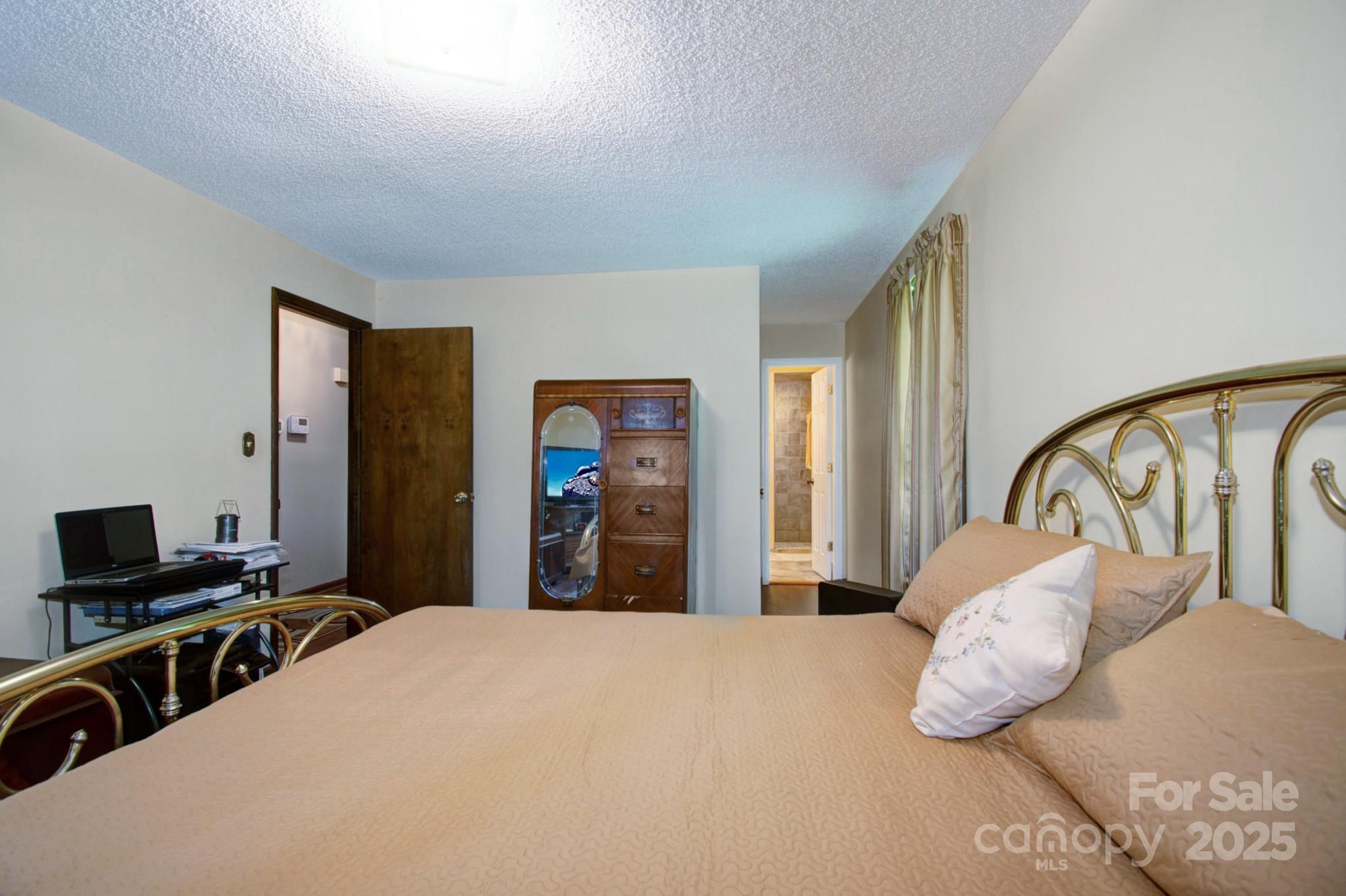 6039 Donna Drive Property Photo 11