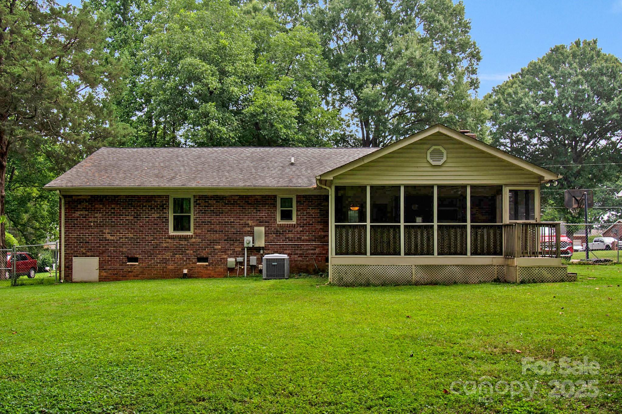 6039 Donna Drive Property Photo 20