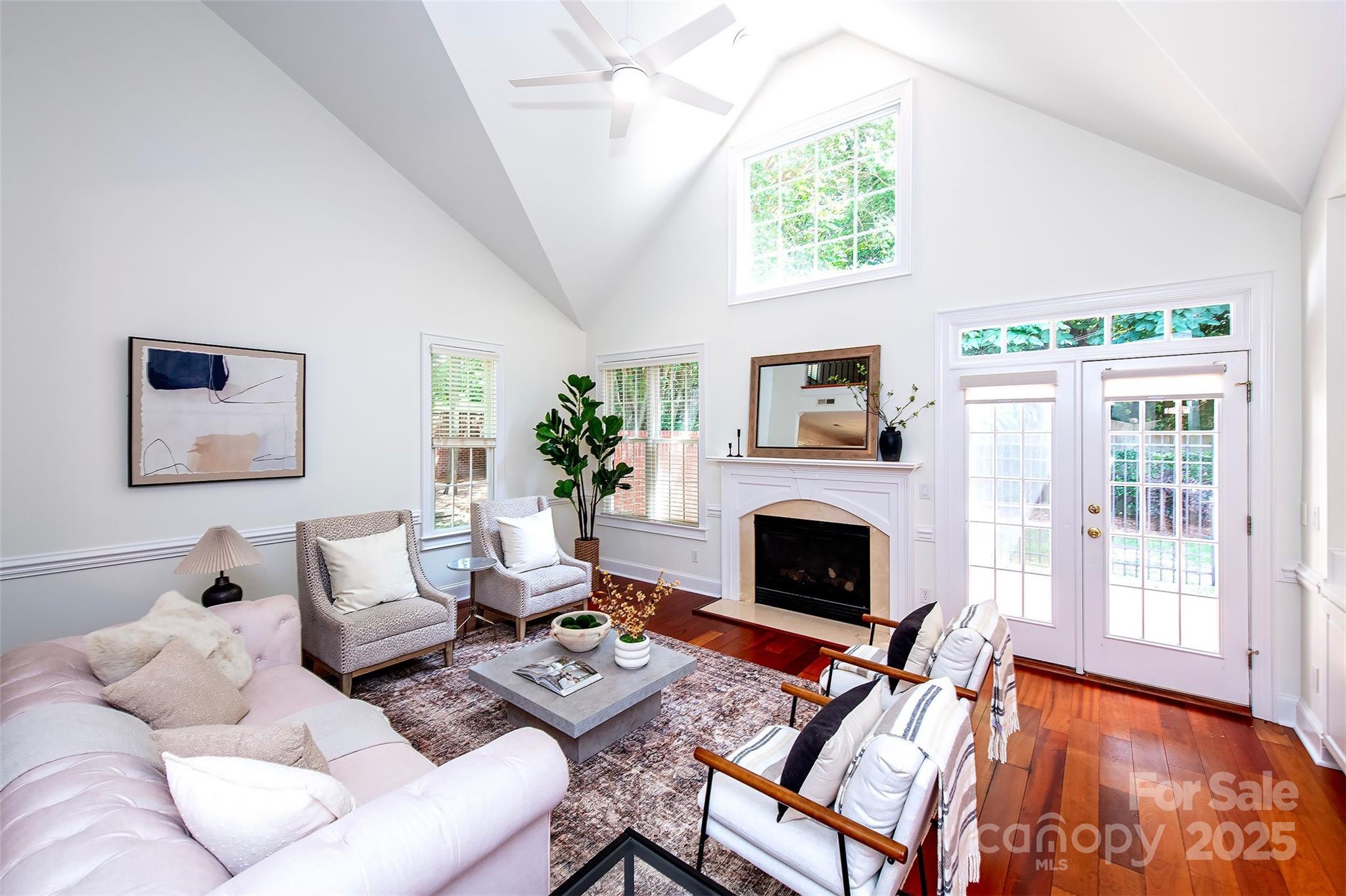 7554 Bluestar Lane Property Photo 4