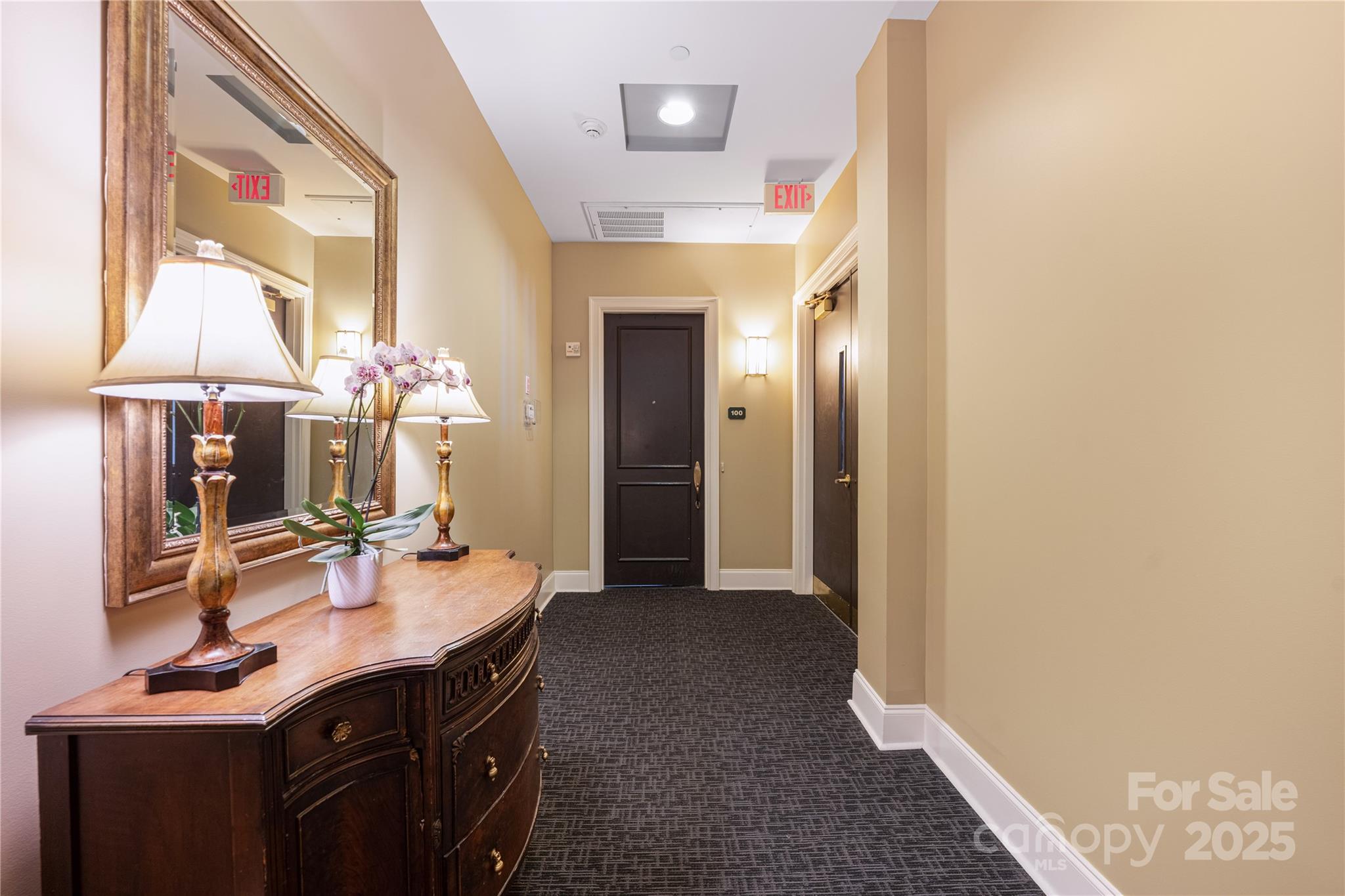 229 N Church Street 100 Property Photo 4