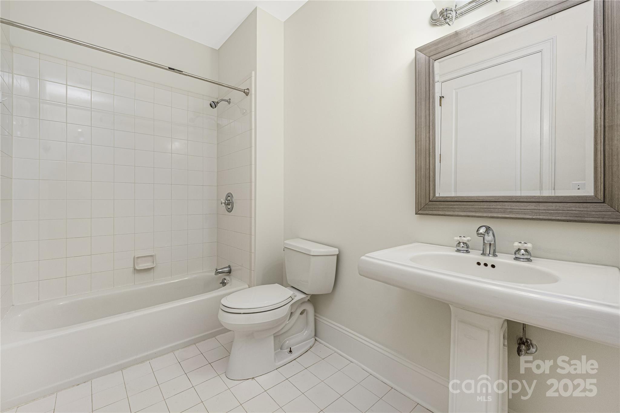 229 N Church Street 100 Property Photo 18